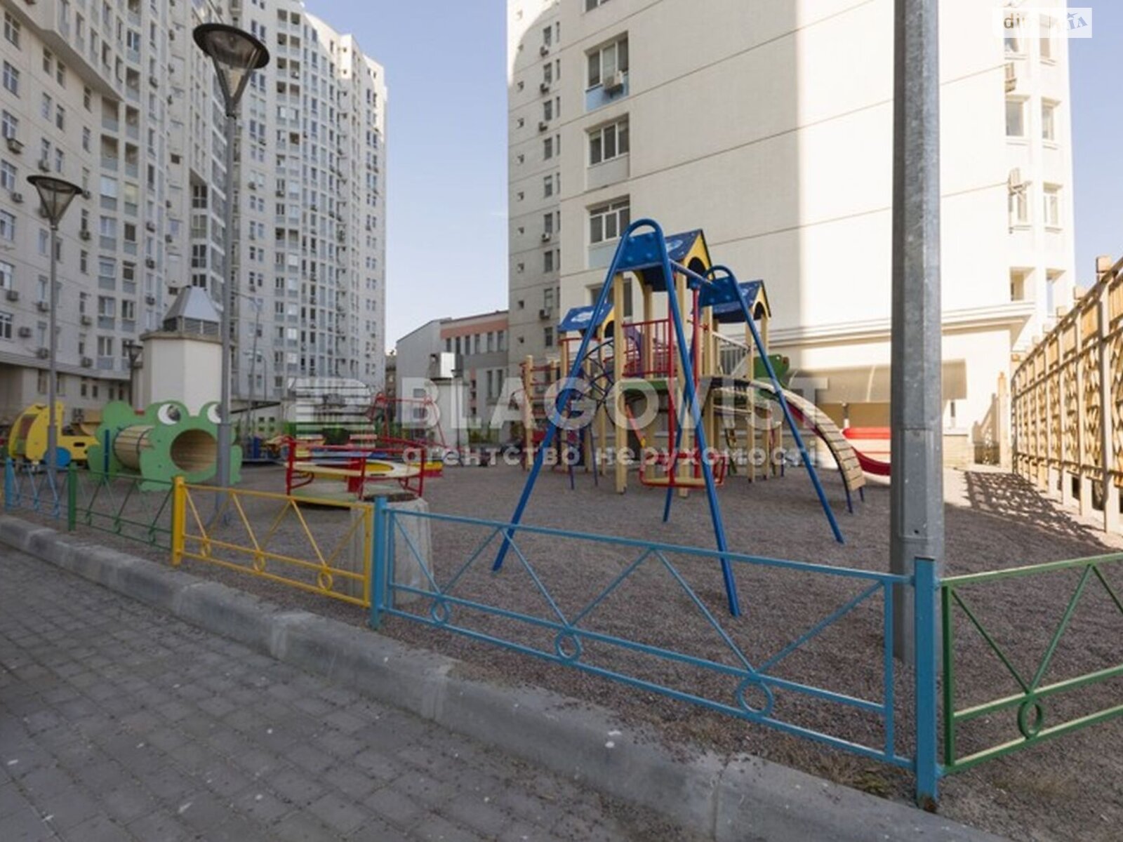 Продажа трехкомнатной квартиры в Киеве, на бул. Николая Михновского 14/16, район Черная Гора фото 1 Продажа трехкомнатной квартиры в Киеве, на бул. Николая Михновского 14/16, район Черная Гора фото 1