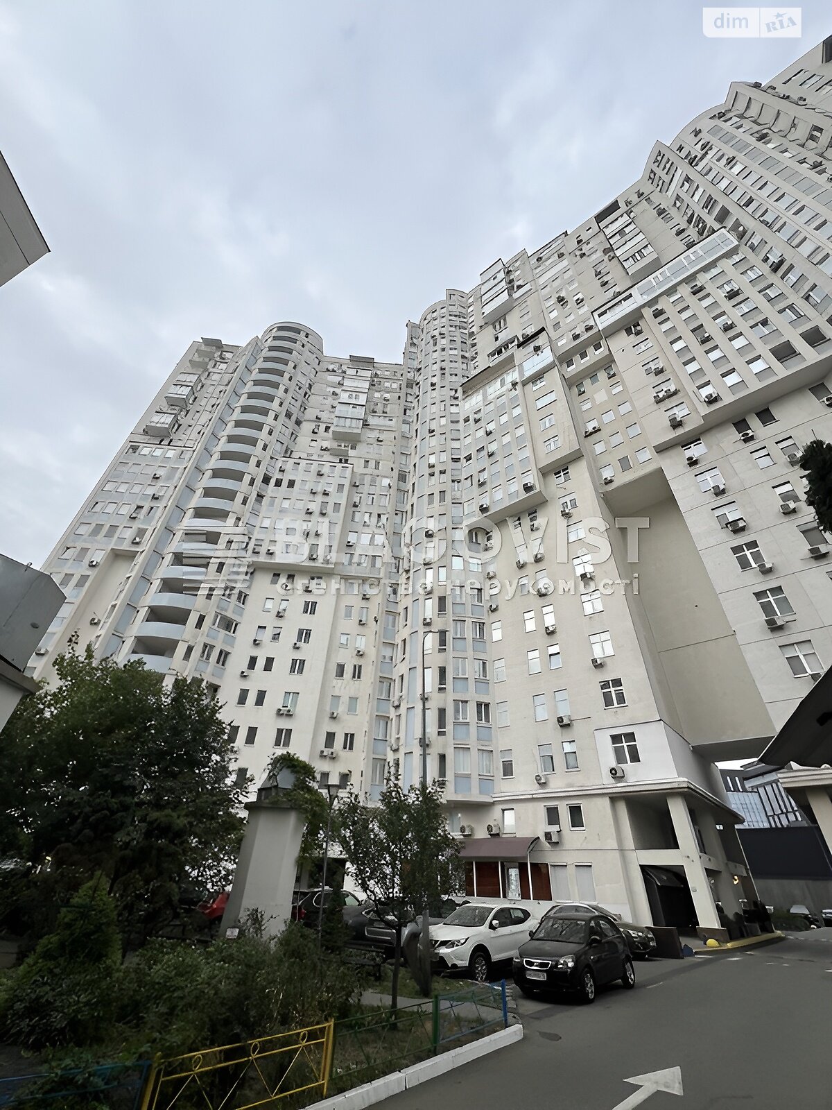 Продажа трехкомнатной квартиры в Киеве, на бул. Николая Михновского 14/16, район Черная Гора фото 1 Продажа трехкомнатной квартиры в Киеве, на бул. Николая Михновского 14/16, район Черная Гора фото 1