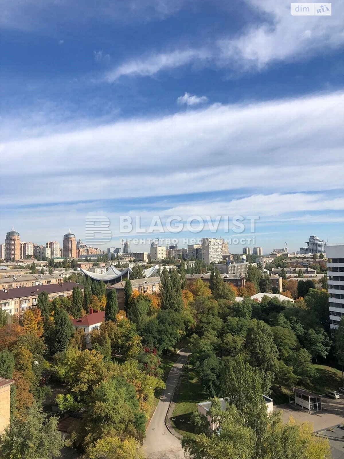 Продаж трикімнатної квартири в Києві, на бул. Миколи Міхновського 14-16, район Чорна Гора фото 1