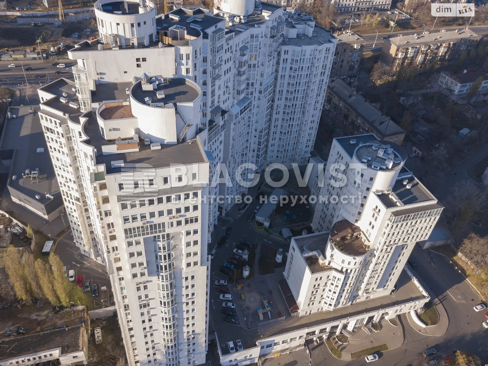 Продажа трехкомнатной квартиры в Киеве, на бул. Николая Михновского 14-16, район Черная Гора фото 1 Продажа трехкомнатной квартиры в Киеве, на бул. Николая Михновского 14-16, район Черная Гора фото 1