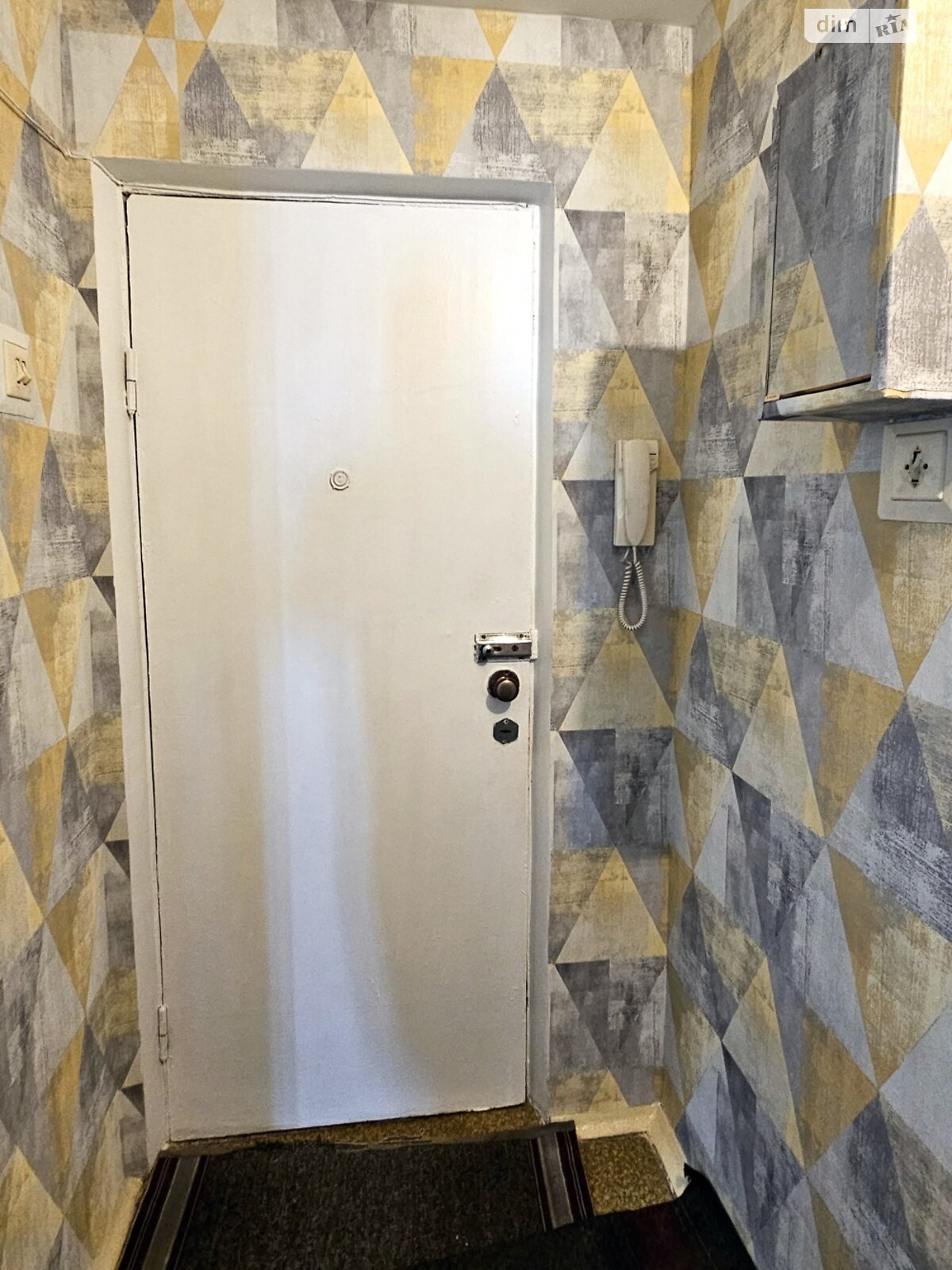 Продаж трикімнатної квартири в Києві, на вул. Чорнобильська 3, фото 1 Продаж трикімнатної квартири в Києві, на вул. Чорнобильська 3, фото 1