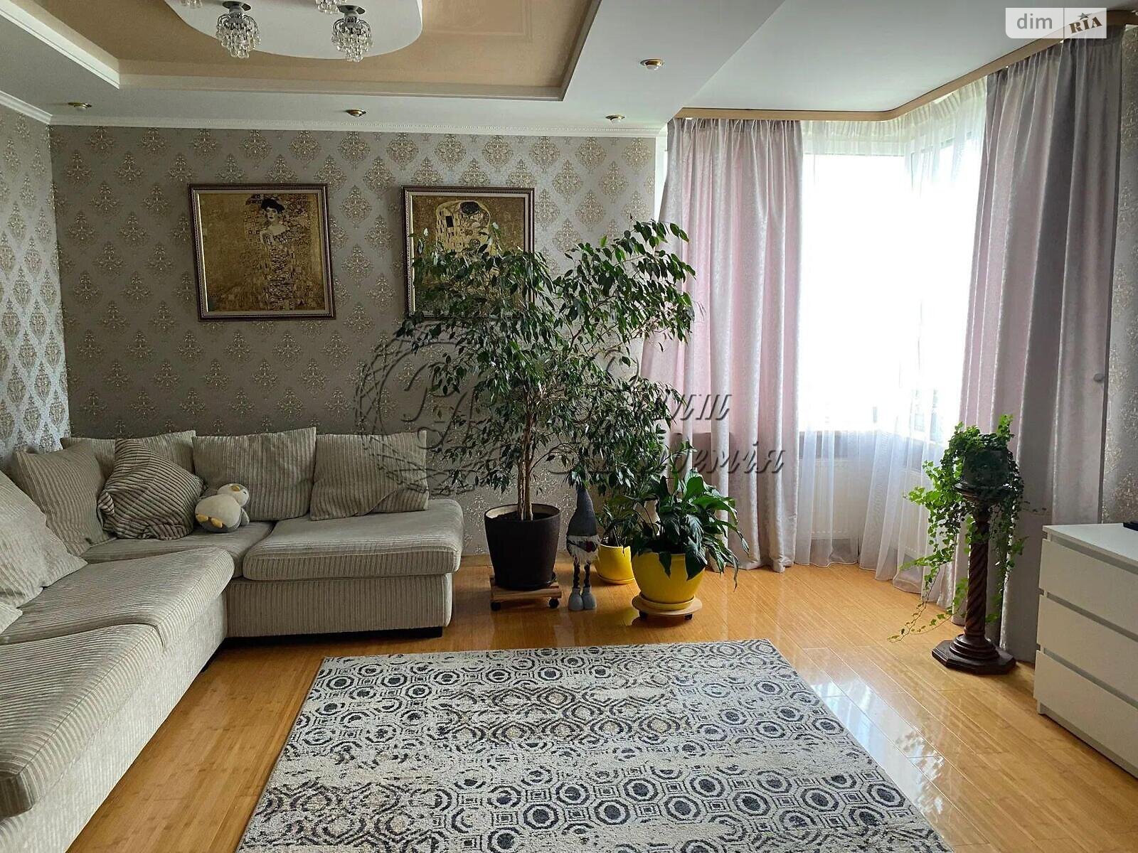 Продаж трикімнатної квартири в Києві, на бул. Чоколівський 42А, район Чоколівка фото 1 Продаж трикімнатної квартири в Києві, на бул. Чоколівський 42А, район Чоколівка фото 1