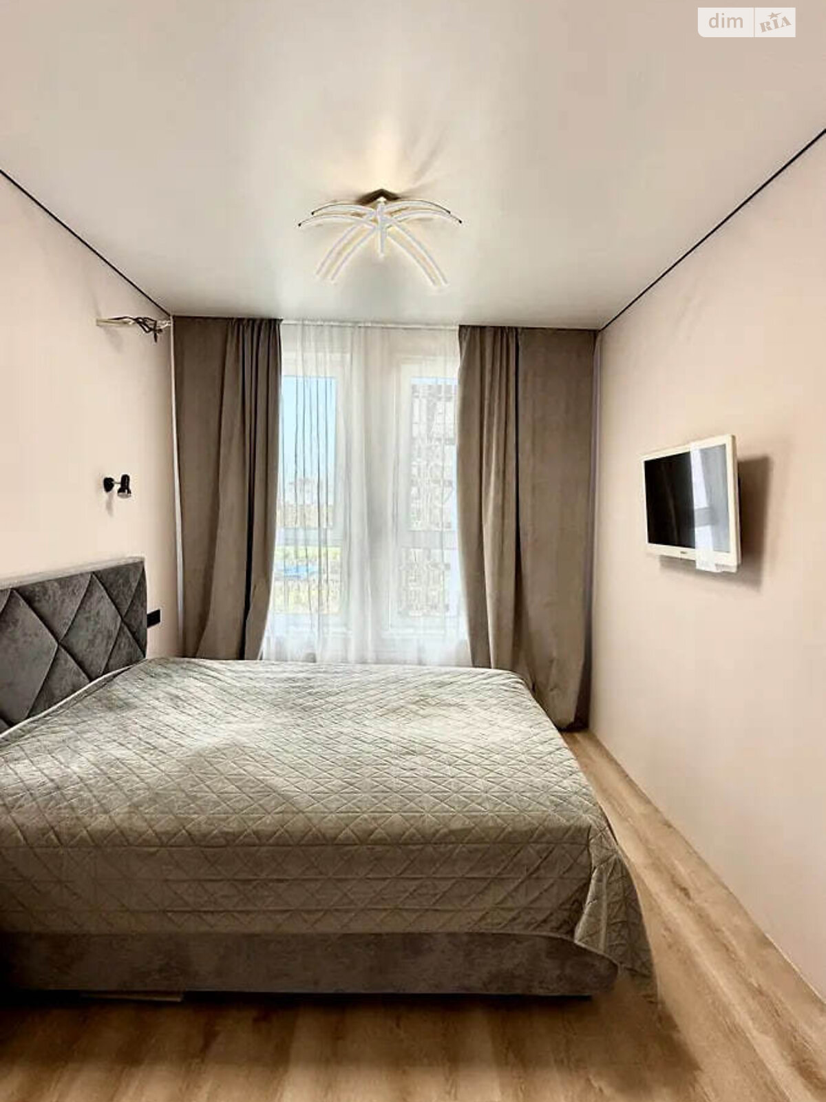 Продажа двухкомнатной квартиры в Киеве, на ул. Святослава Храброго 11Б, район Чоколовка фото 1