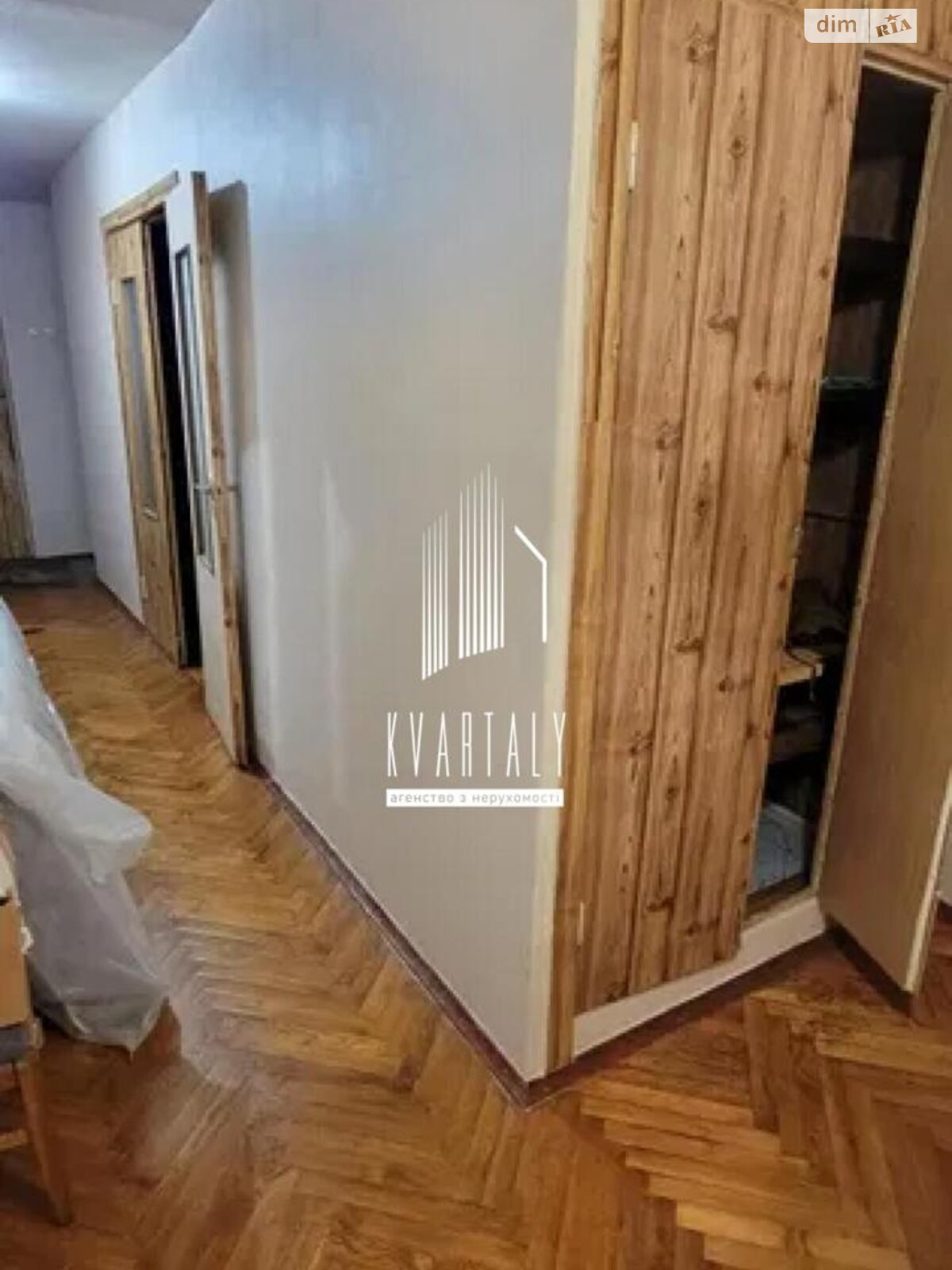 Продаж трикімнатної квартири в Києві, на вул. Ушинського 27, район Чоколівка фото 1 Продаж трикімнатної квартири в Києві, на вул. Ушинського 27, район Чоколівка фото 1