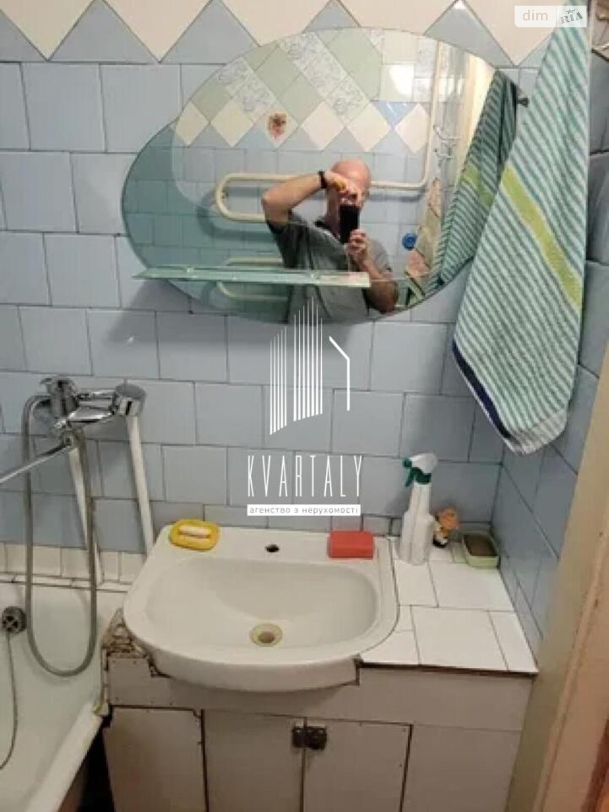 Продаж трикімнатної квартири в Києві, на вул. Ушинського 27, район Чоколівка фото 1 Продаж трикімнатної квартири в Києві, на вул. Ушинського 27, район Чоколівка фото 1