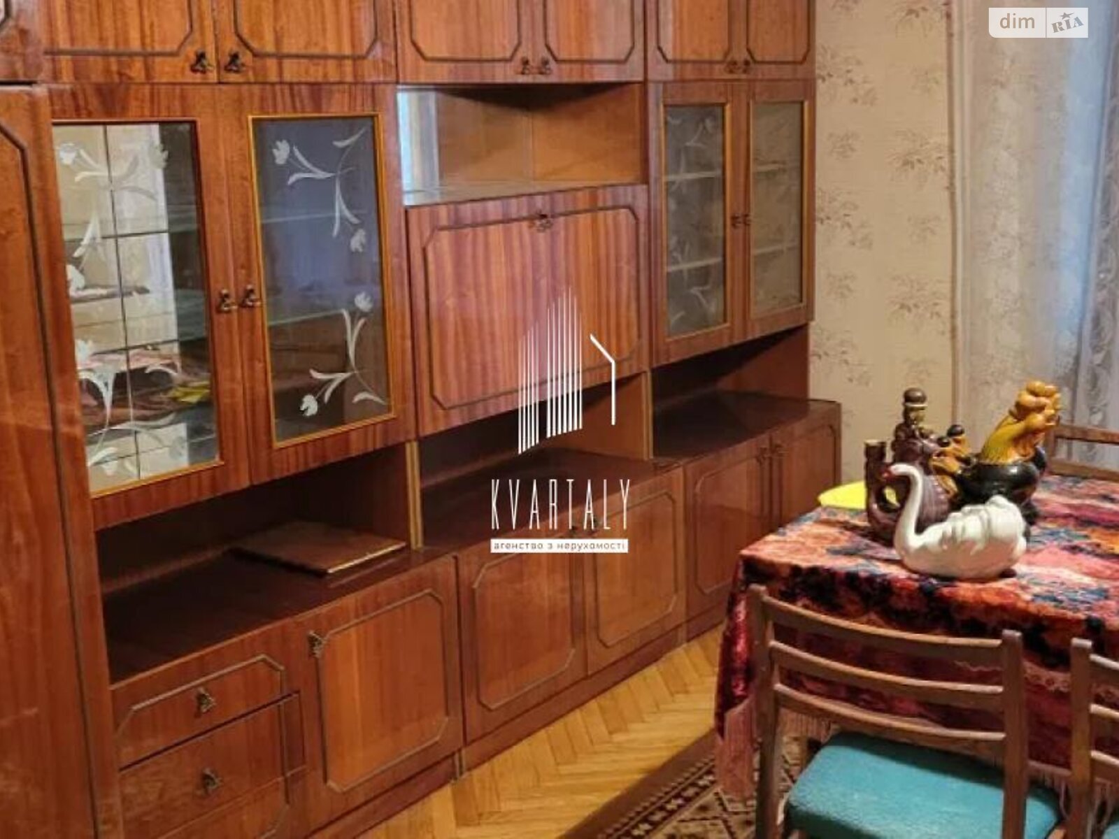 Продаж трикімнатної квартири в Києві, на вул. Ушинського 27, район Чоколівка фото 1 Продаж трикімнатної квартири в Києві, на вул. Ушинського 27, район Чоколівка фото 1