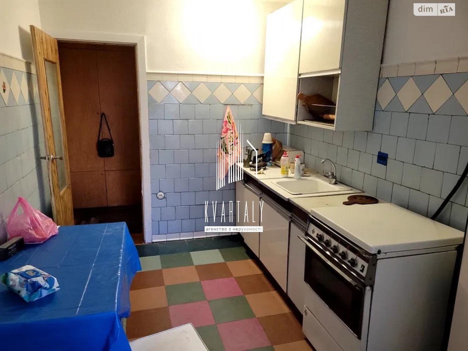 Продаж трикімнатної квартири в Києві, на вул. Ушинського 27, район Чоколівка фото 1 Продаж трикімнатної квартири в Києві, на вул. Ушинського 27, район Чоколівка фото 1