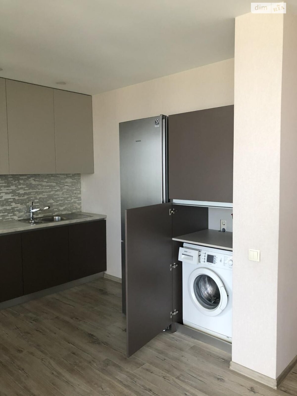 Продаж трикімнатної квартири в Києві, на вул. Волинська 10, район Чоколівка фото 1 Продаж трикімнатної квартири в Києві, на вул. Волинська 10, район Чоколівка фото 1