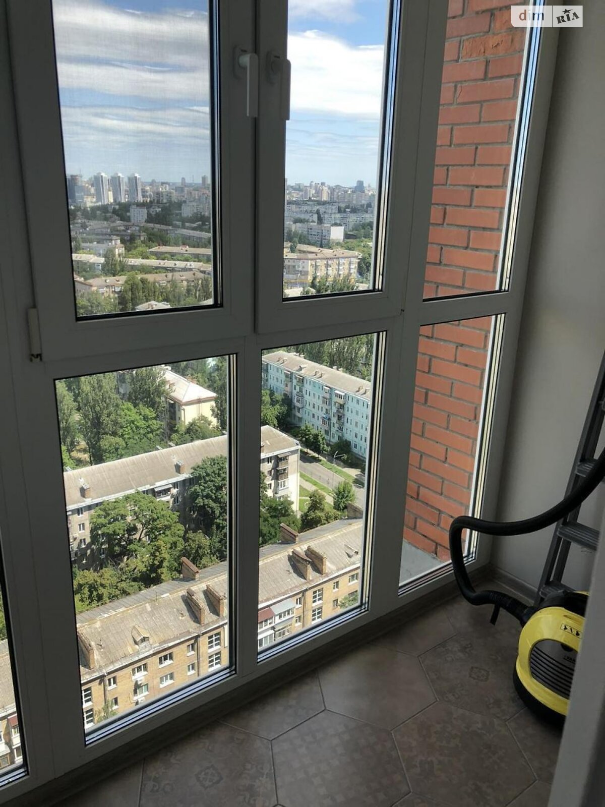Продаж трикімнатної квартири в Києві, на вул. Волинська 10, район Чоколівка фото 1 Продаж трикімнатної квартири в Києві, на вул. Волинська 10, район Чоколівка фото 1
