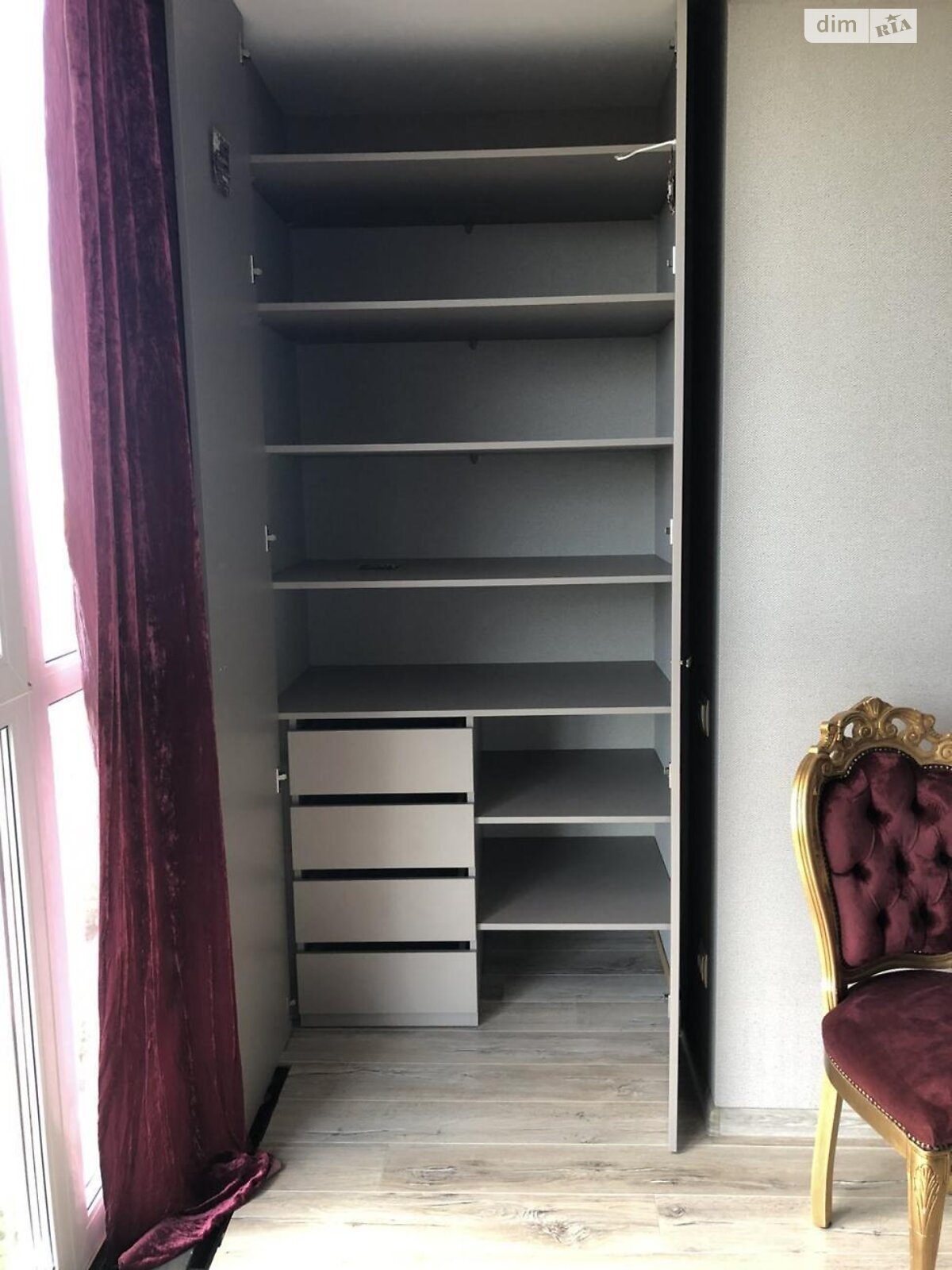Продаж трикімнатної квартири в Києві, на вул. Волинська 10, район Чоколівка фото 1 Продаж трикімнатної квартири в Києві, на вул. Волинська 10, район Чоколівка фото 1