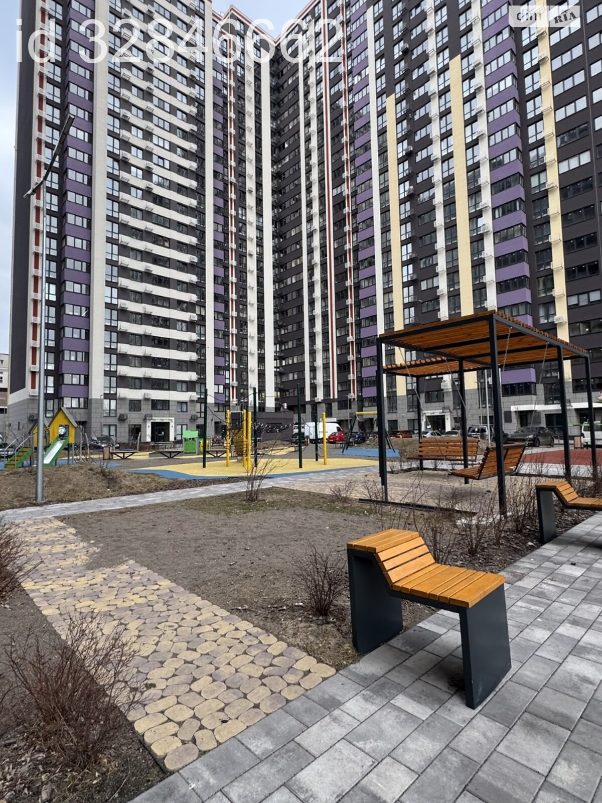 Продаж трикімнатної квартири в Києві, на просп. Повітряних Сил 56, район Чоколівка фото 1 Продаж трикімнатної квартири в Києві, на просп. Повітряних Сил 56, район Чоколівка фото 1