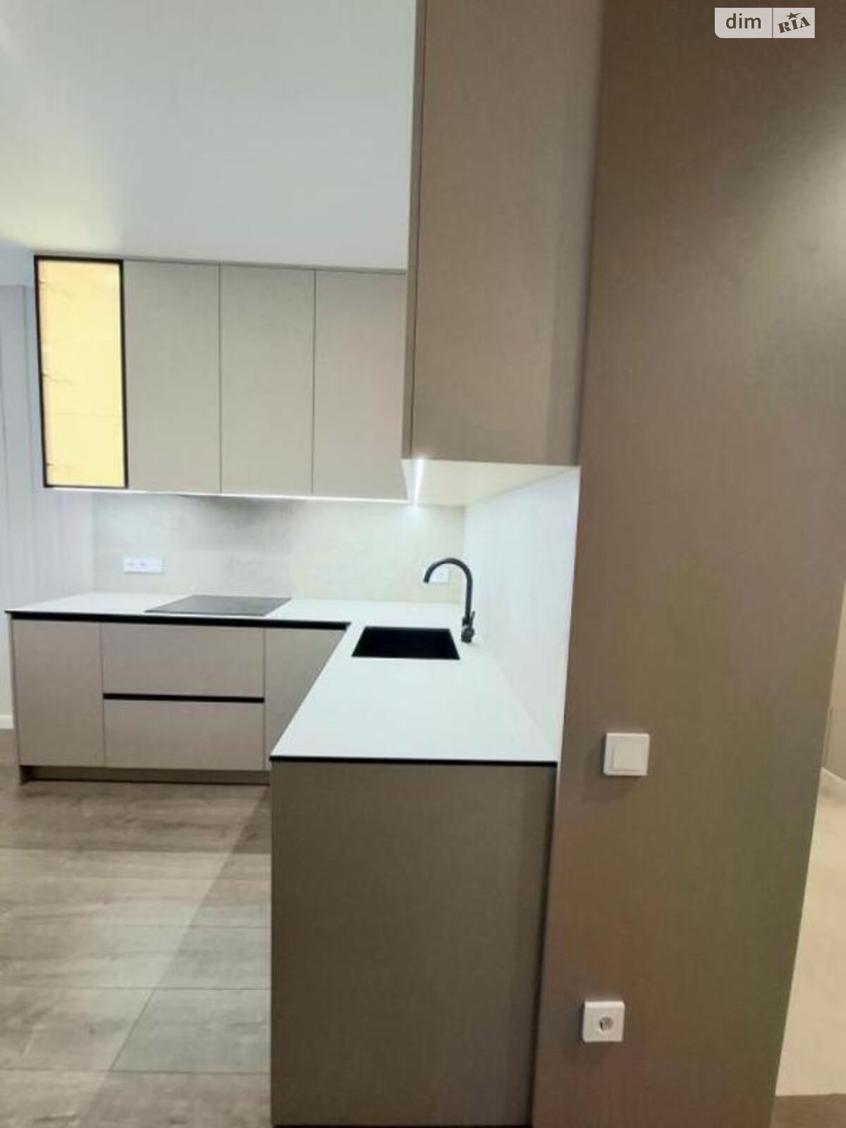 Продажа двухкомнатной квартиры в Киеве, на просп. Воздушных Сил 56, район Чоколовка фото 1