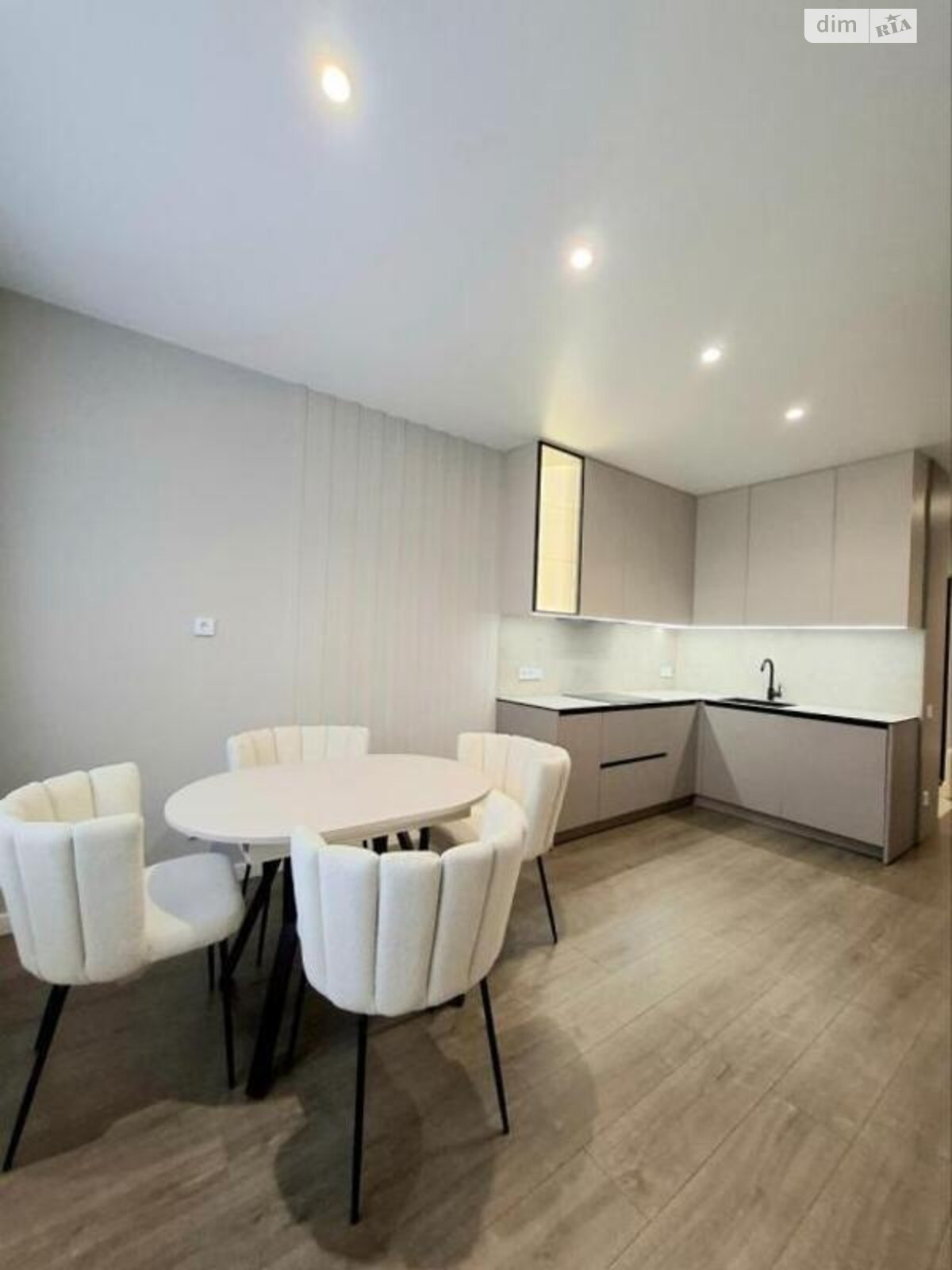 Продажа двухкомнатной квартиры в Киеве, на просп. Воздушных Сил 56, район Чоколовка фото 1