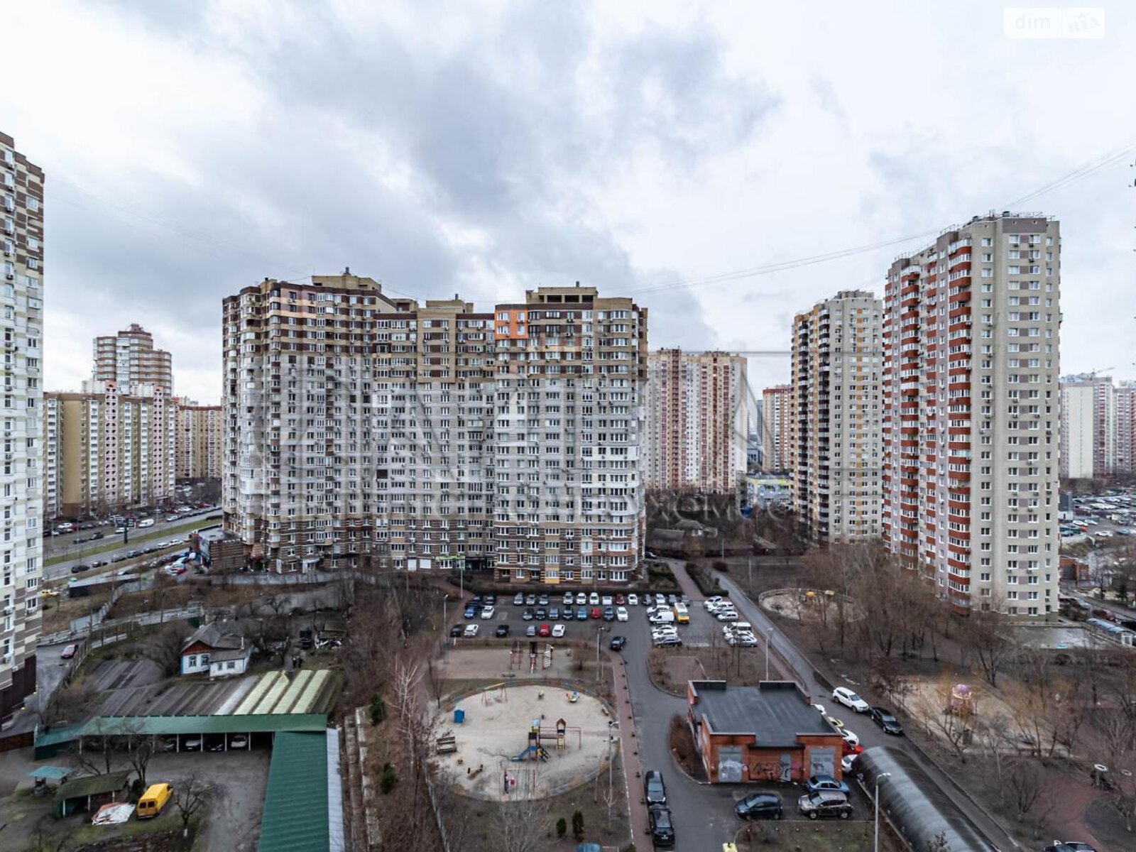 Продаж трикімнатної квартири в Києві, на вул. Ахматової Анни 22, район Дарницький фото 1