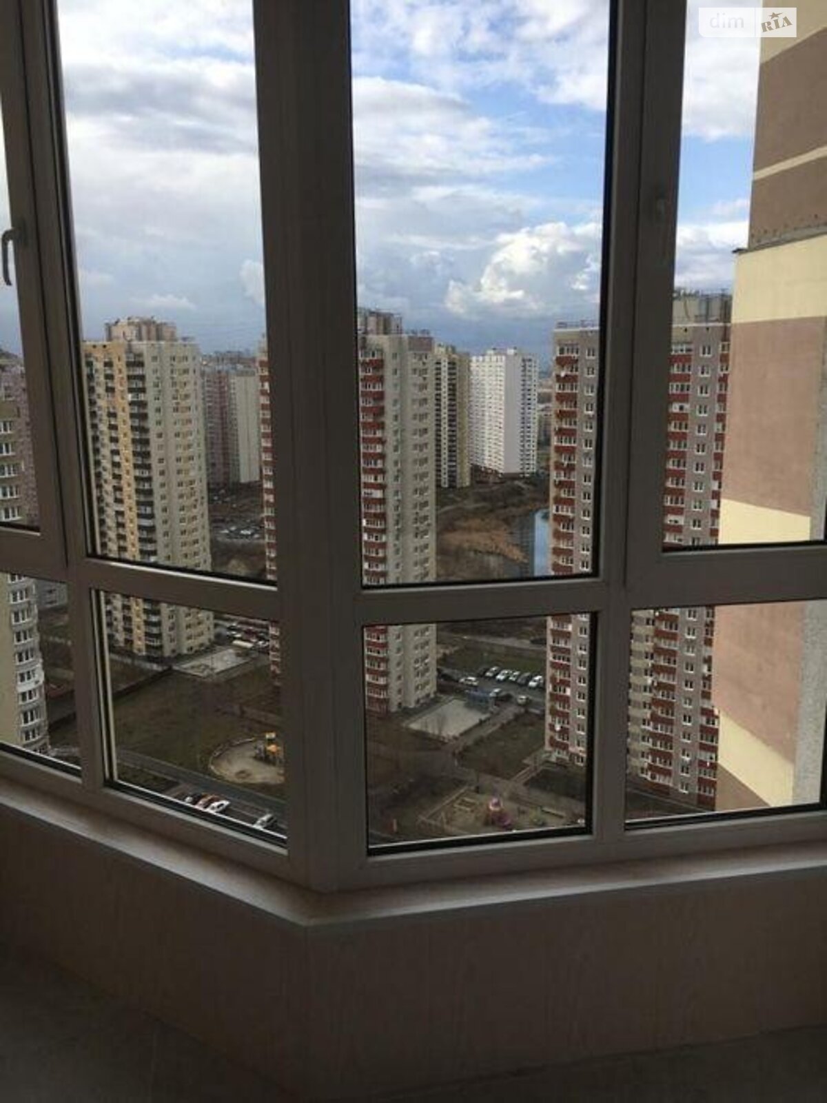 Продажа трехкомнатной квартиры в Киеве, на ул. Анны Ахматовой 22, район Дарницкий фото 1