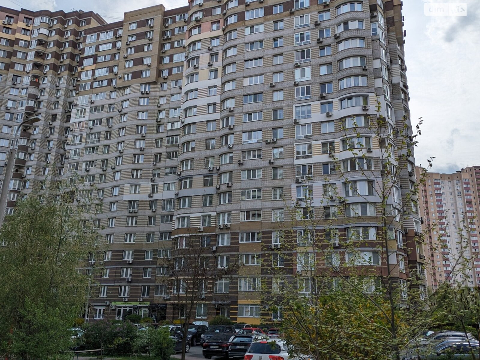 Продажа трехкомнатной квартиры в Киеве, на ул. Анны Ахматовой 30, район Дарницкий фото 1