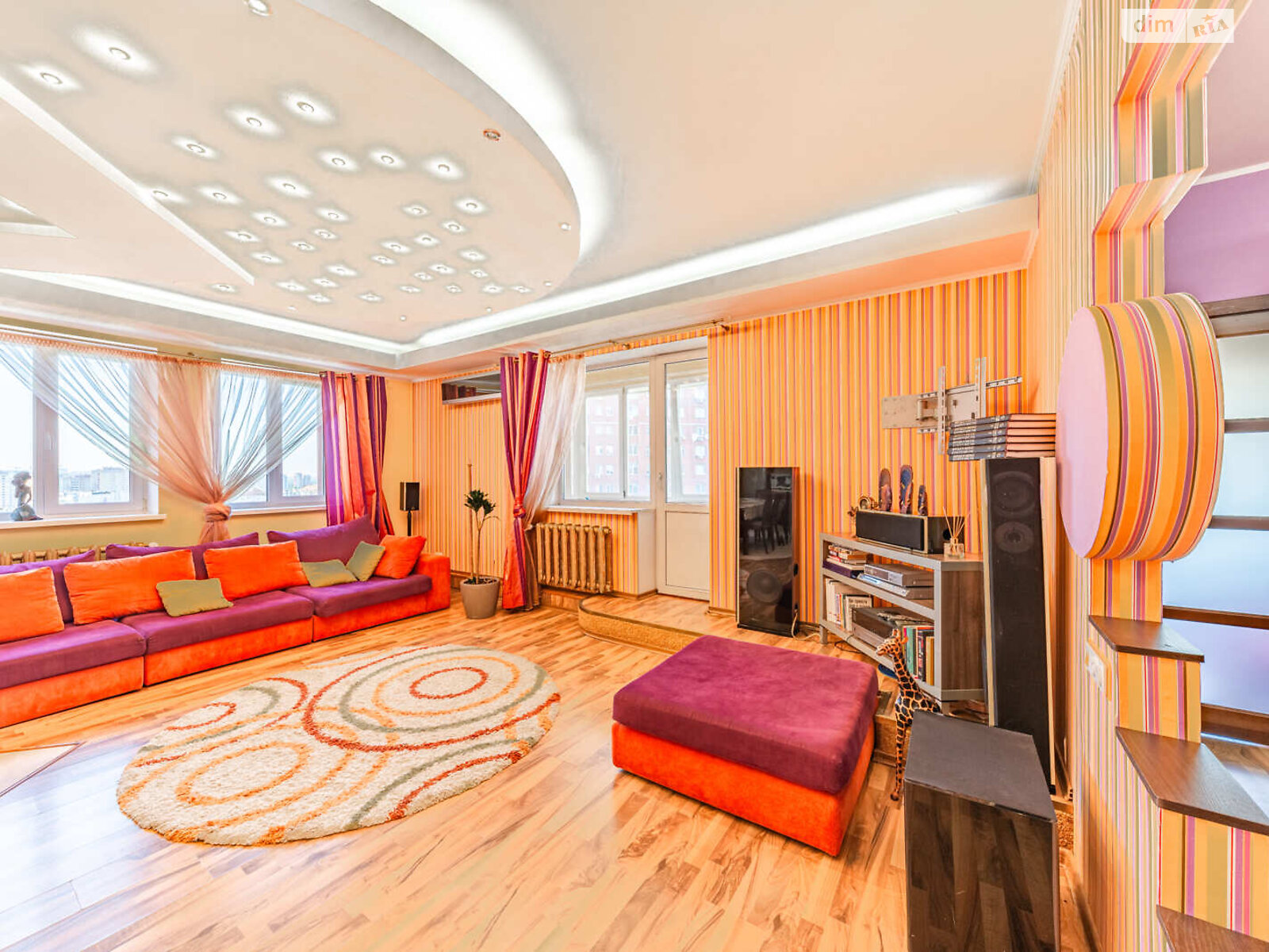Продажа трехкомнатной квартиры в Киеве, на ул. Анны Ахматовой 13, район Дарницкий фото 1 Продажа трехкомнатной квартиры в Киеве, на ул. Анны Ахматовой 13, район Дарницкий фото 1