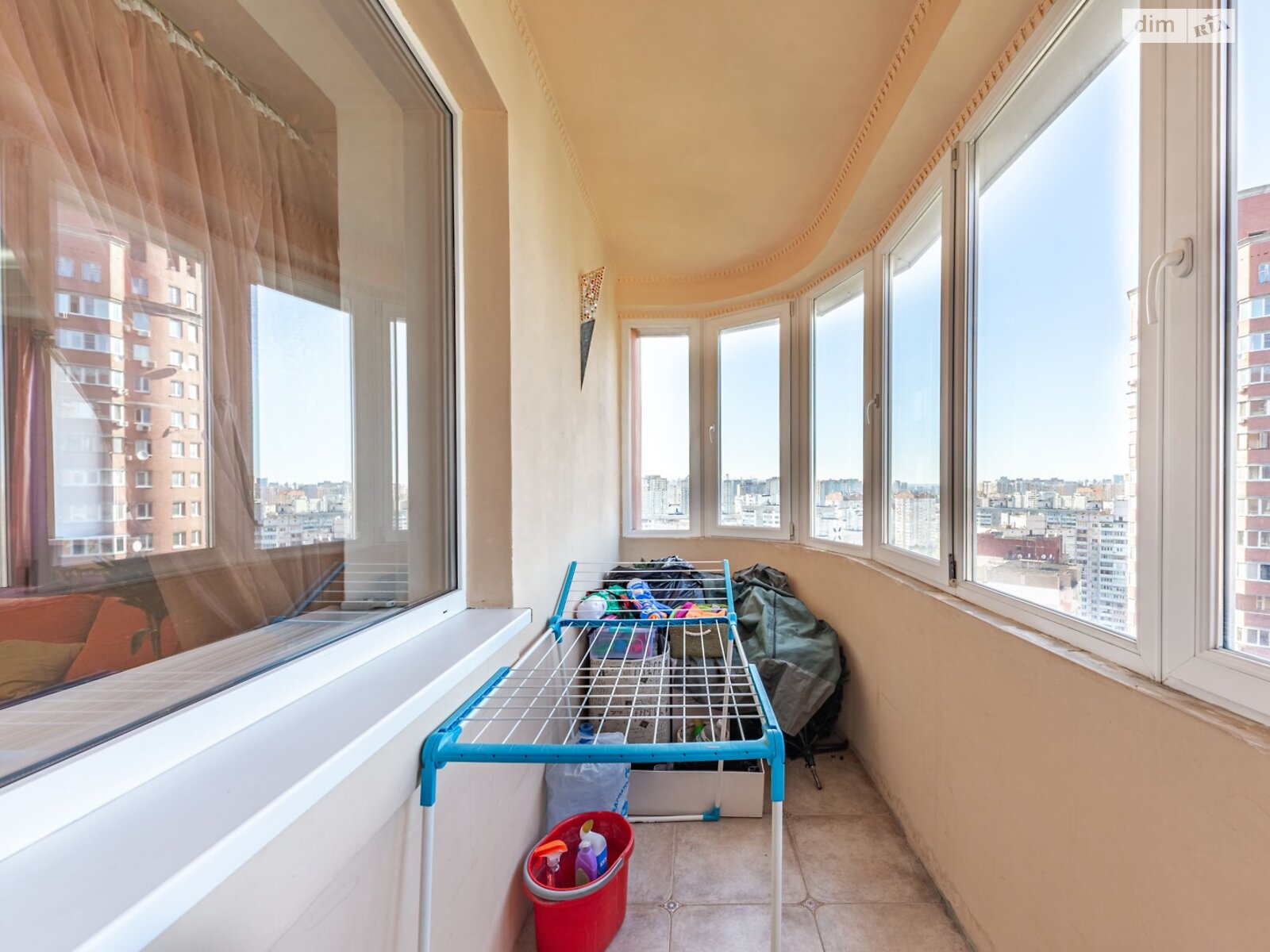 Продажа трехкомнатной квартиры в Киеве, на ул. Анны Ахматовой 13, район Дарницкий фото 1 Продажа трехкомнатной квартиры в Киеве, на ул. Анны Ахматовой 13, район Дарницкий фото 1