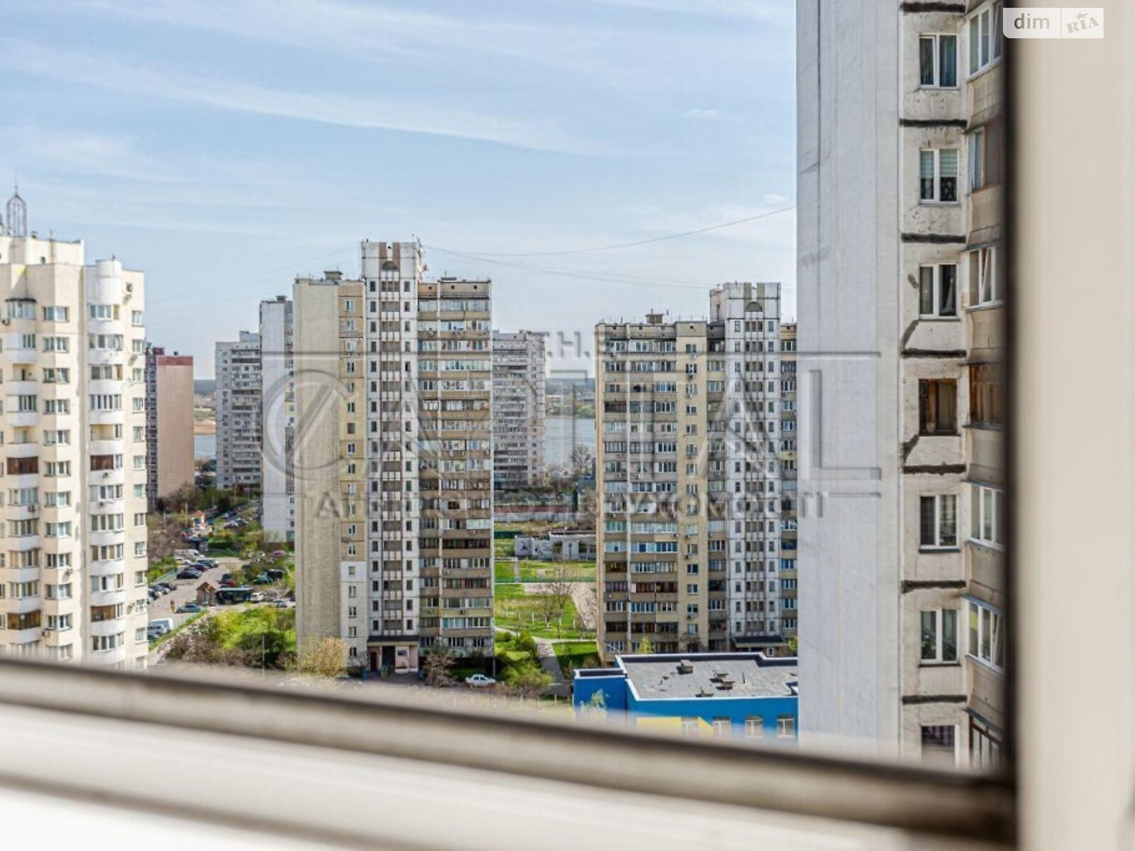 Продажа трехкомнатной квартиры в Киеве, на просп. Николая  Бажана 24, район Дарницкий фото 1