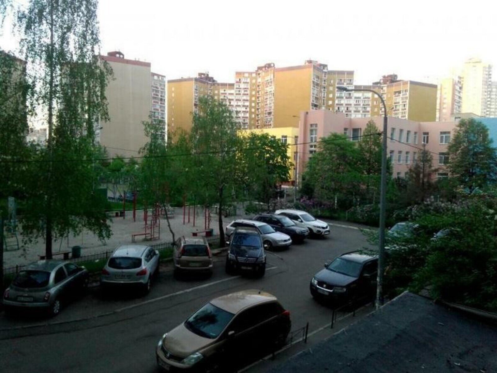 Продажа трехкомнатной квартиры в Киеве, на ул. Бориса Гмыри 3, район Дарницкий фото 1