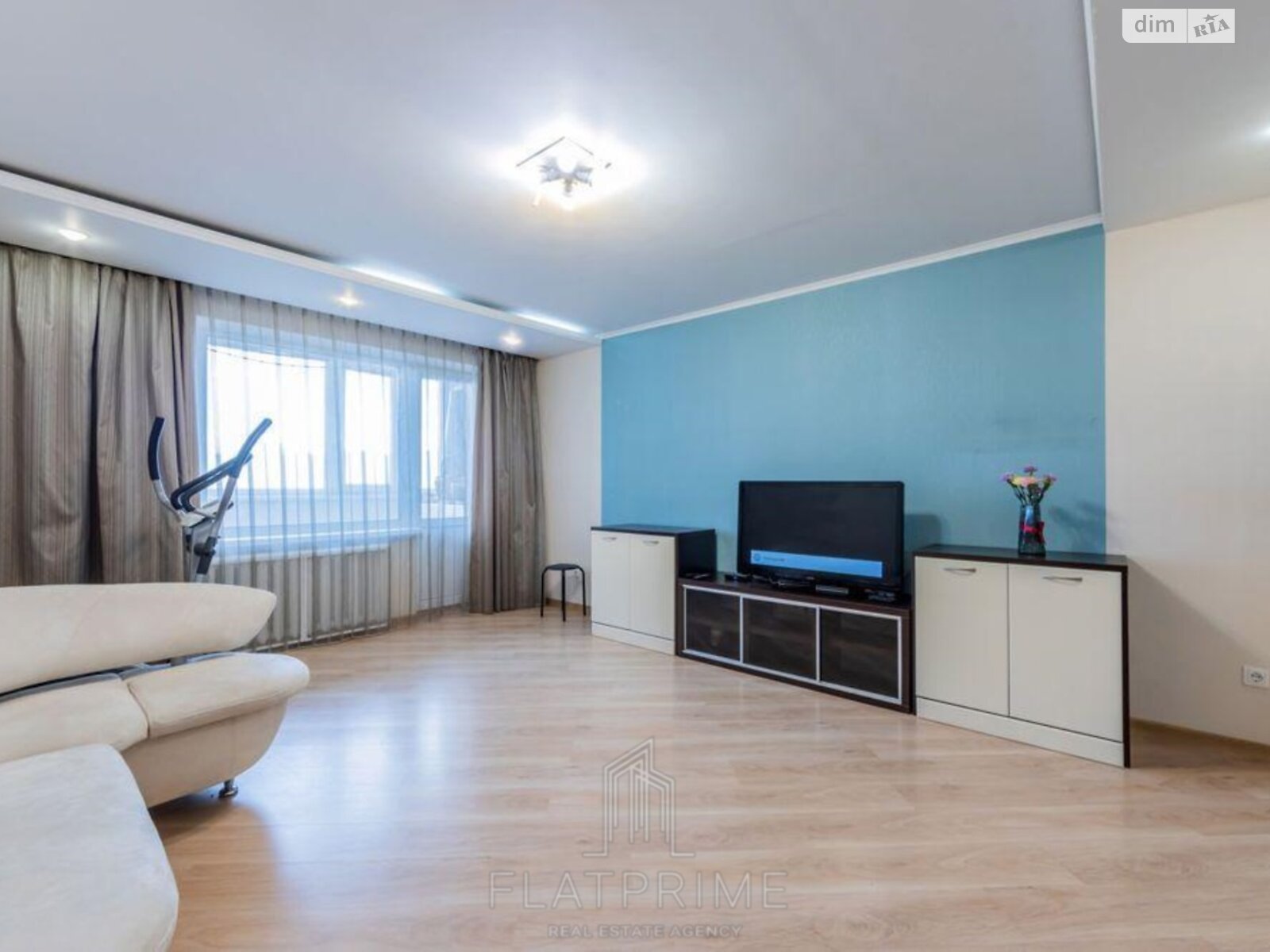 Продаж чотирикімнатної квартири в Києві, на бул. Дарницький 10А, фото 1 Продаж чотирикімнатної квартири в Києві, на бул. Дарницький 10А, фото 1
