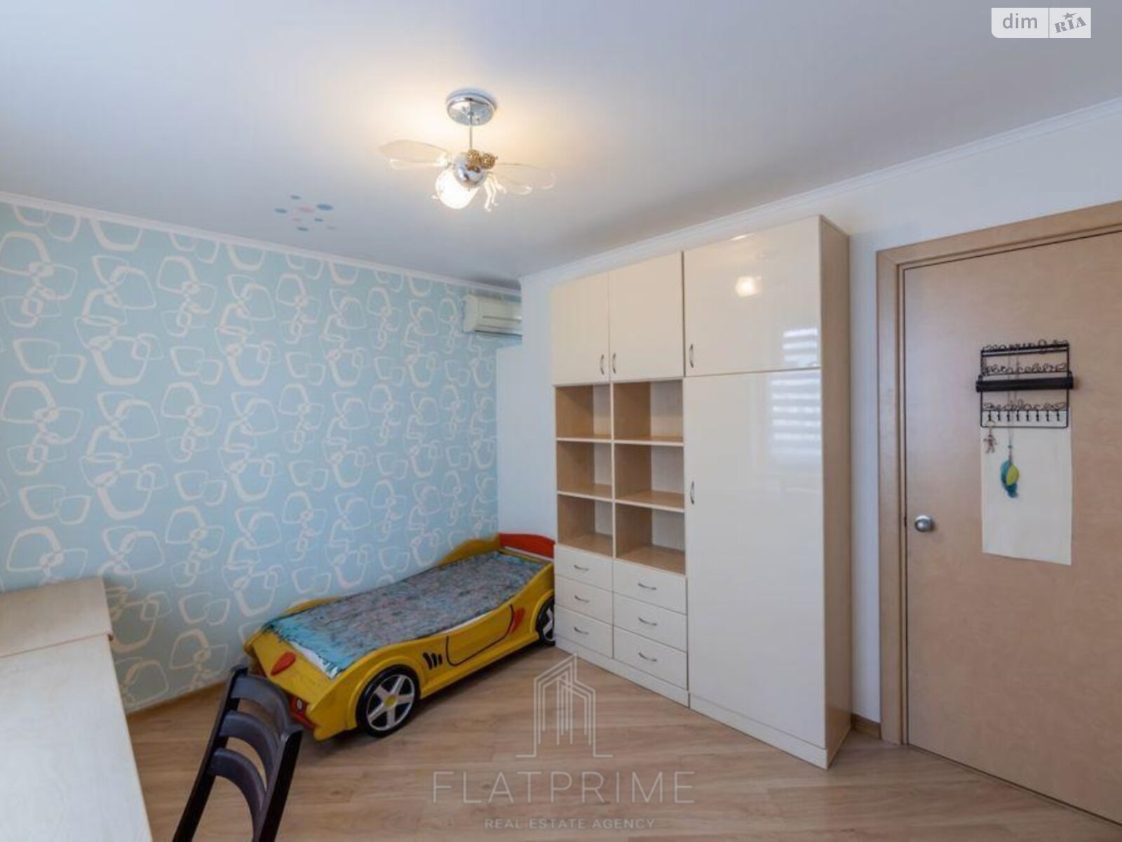 Продаж чотирикімнатної квартири в Києві, на бул. Дарницький 10А, фото 1 Продаж чотирикімнатної квартири в Києві, на бул. Дарницький 10А, фото 1
