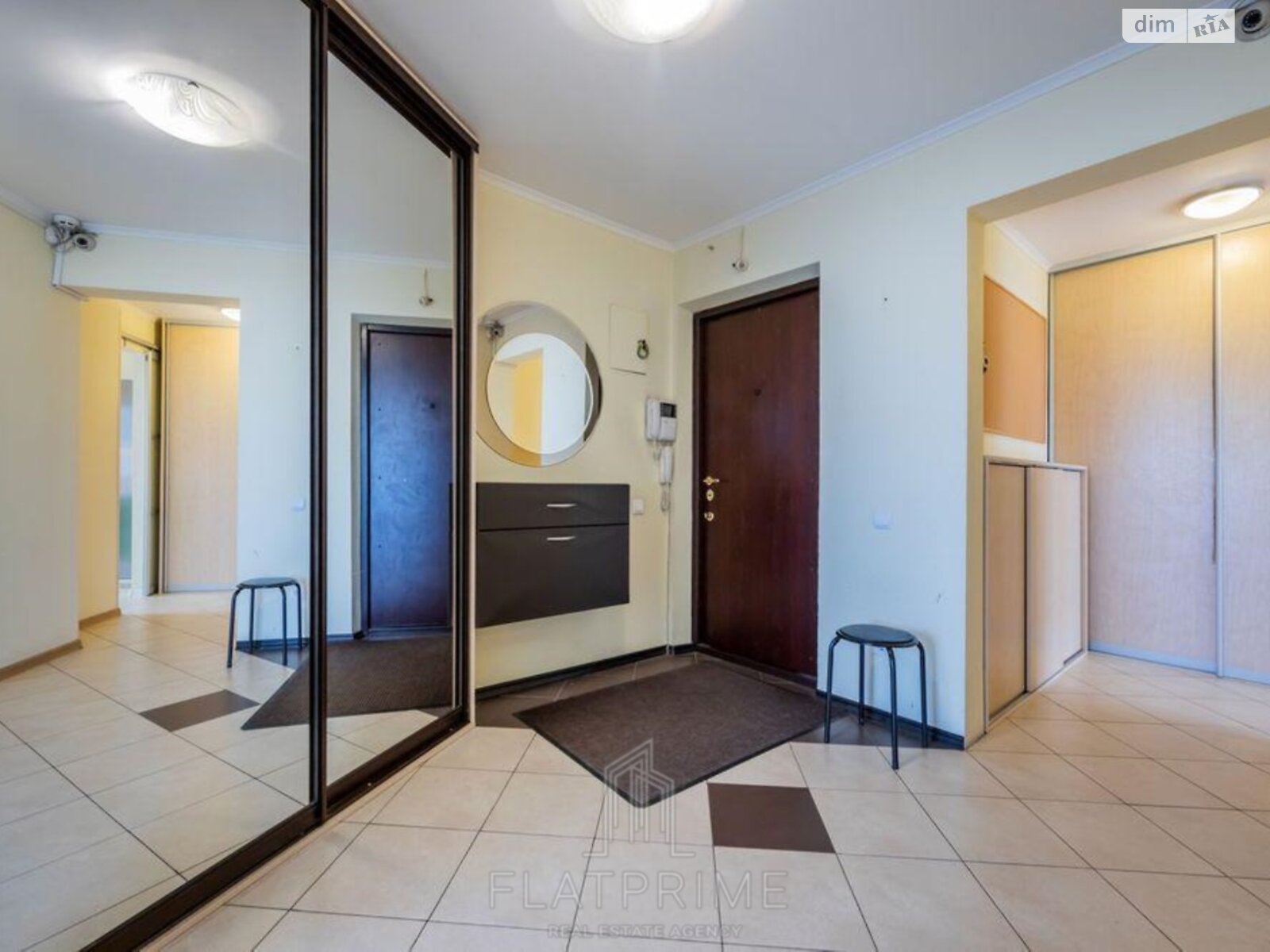 Продаж чотирикімнатної квартири в Києві, на бул. Дарницький 10А, фото 1 Продаж чотирикімнатної квартири в Києві, на бул. Дарницький 10А, фото 1