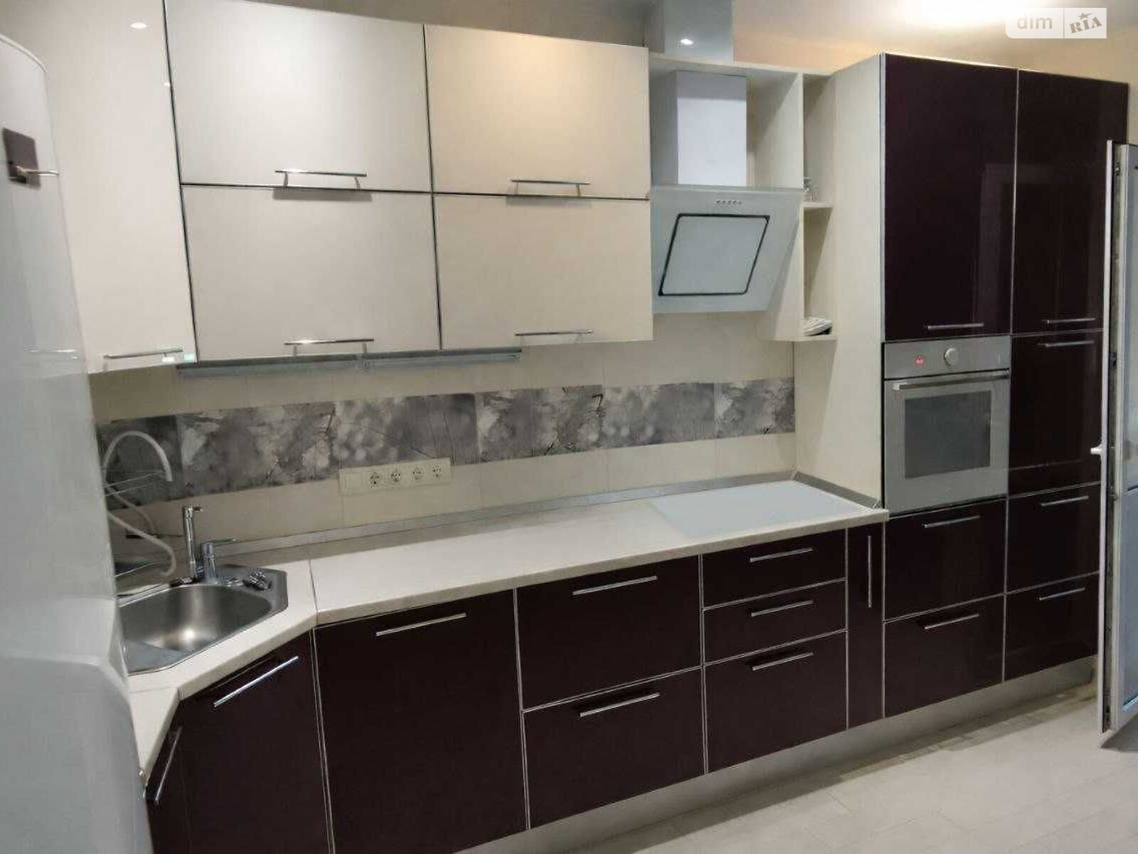 Продажа трехкомнатной квартиры в Киеве, на ул. Чавдар Елизаветы 13, район Дарницкий фото 1