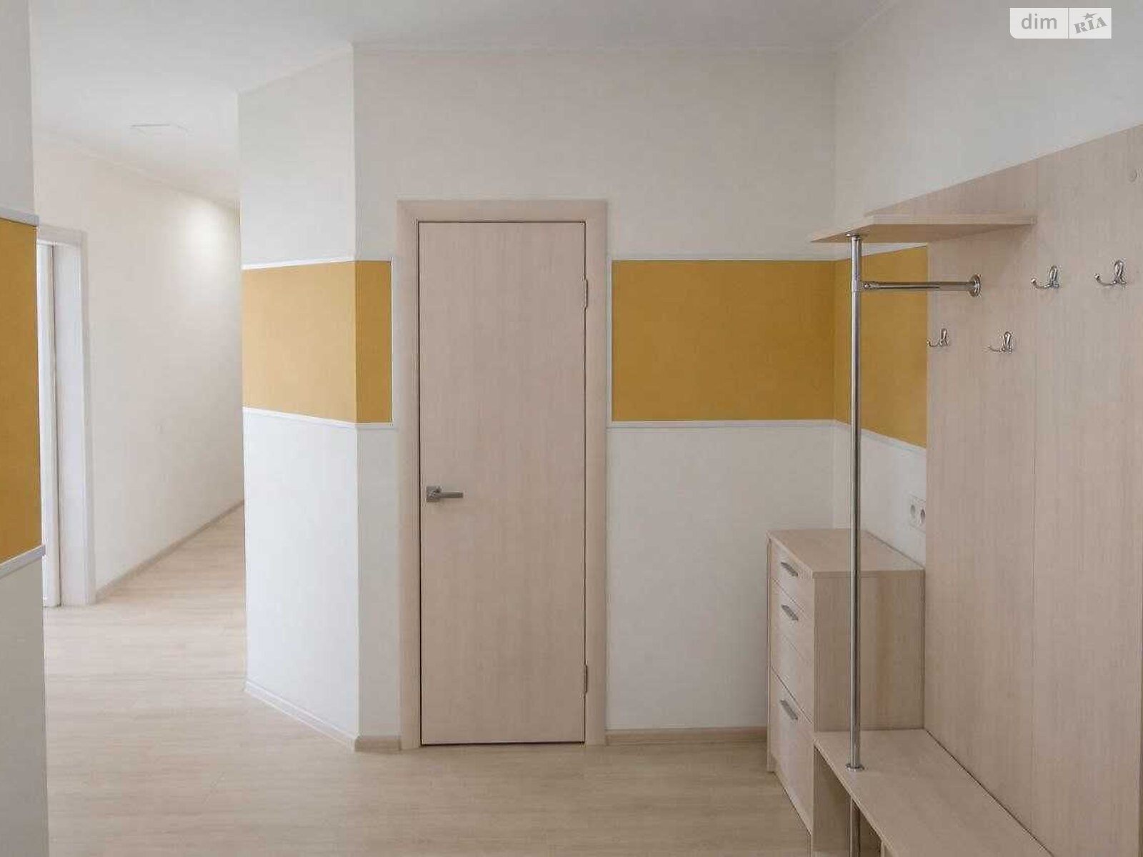 Продажа трехкомнатной квартиры в Киеве, на ул. Чавдар Елизаветы 13, район Дарницкий фото 1