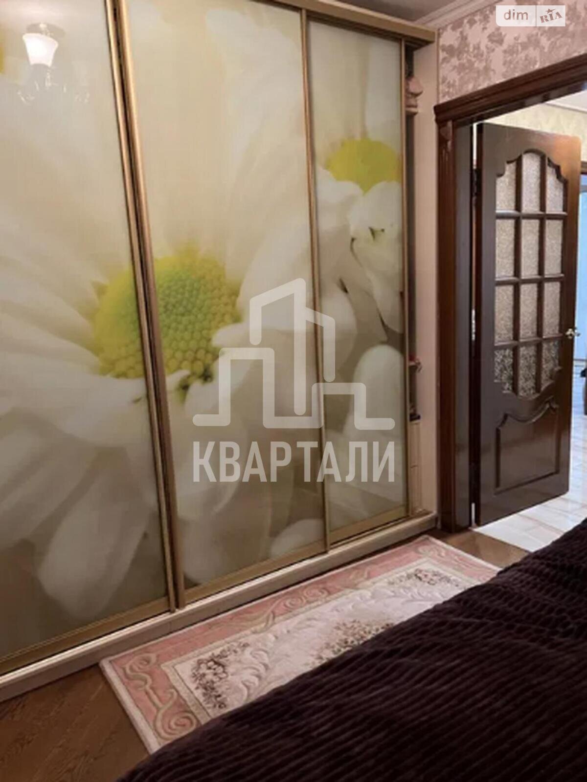 Продажа трехкомнатной квартиры в Киеве, на ул. Драгоманова 5, район Дарницкий фото 1