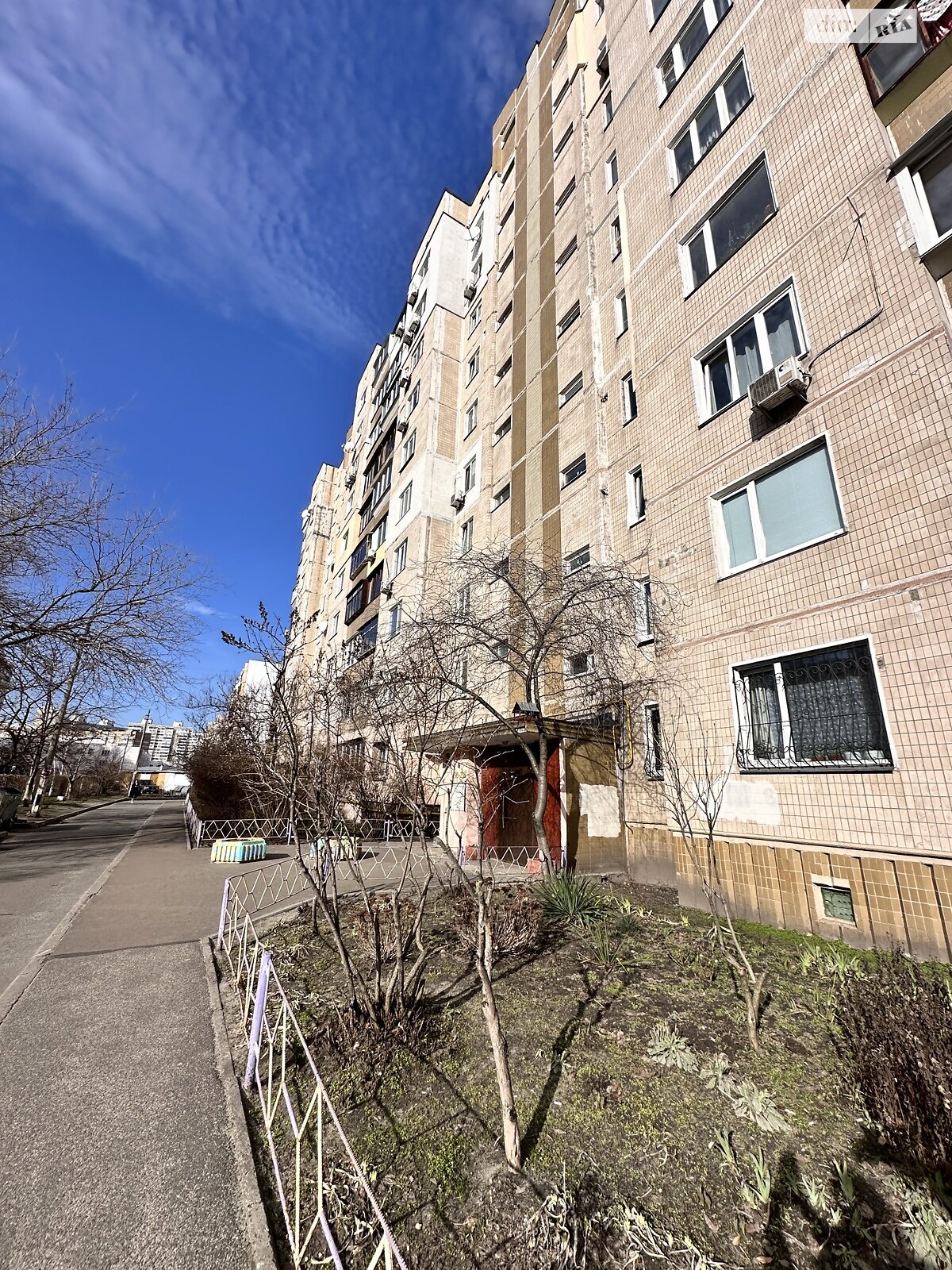 Продаж двокімнатної квартири в Києві, на вул. Драгоманова 42А, район Дарницький фото 1 Продаж двокімнатної квартири в Києві, на вул. Драгоманова 42А, район Дарницький фото 1