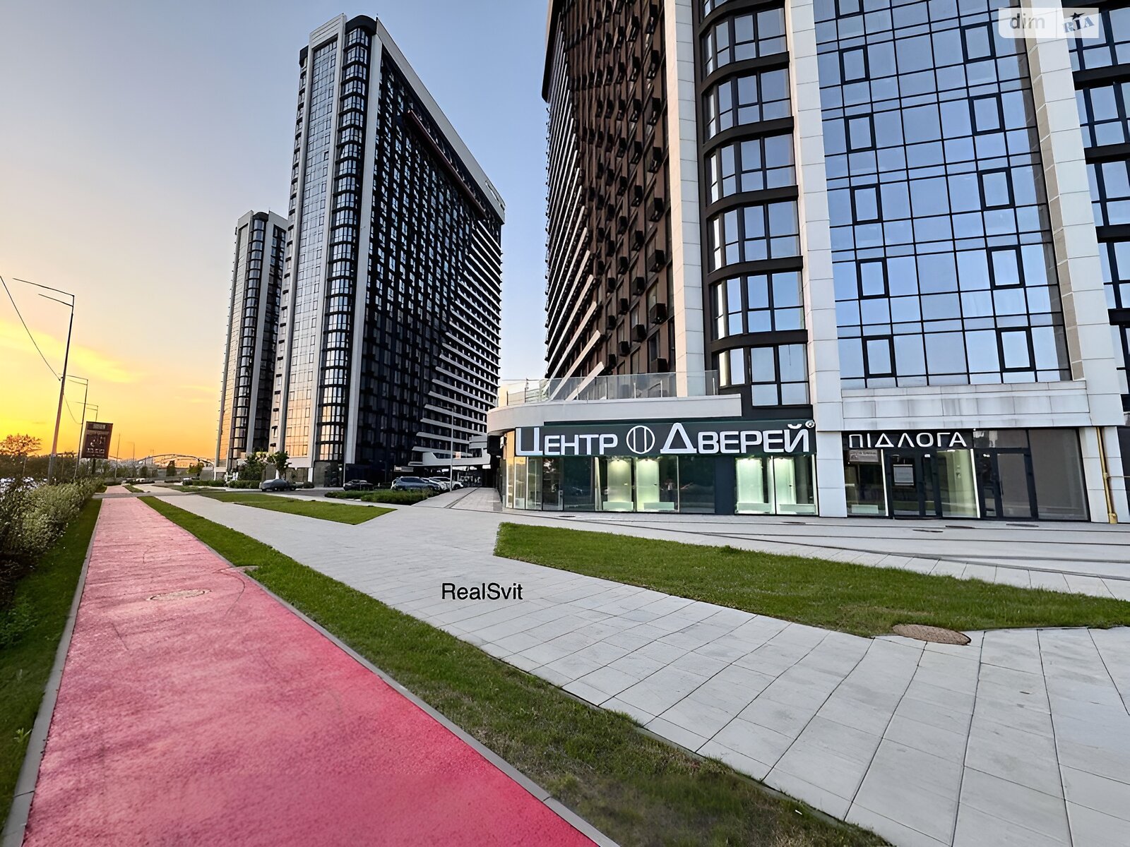 Продаж трикімнатної квартири в Києві, на наб. Дніпровська 15К, район Дарницький фото 1 Продаж трикімнатної квартири в Києві, на наб. Дніпровська 15К, район Дарницький фото 1