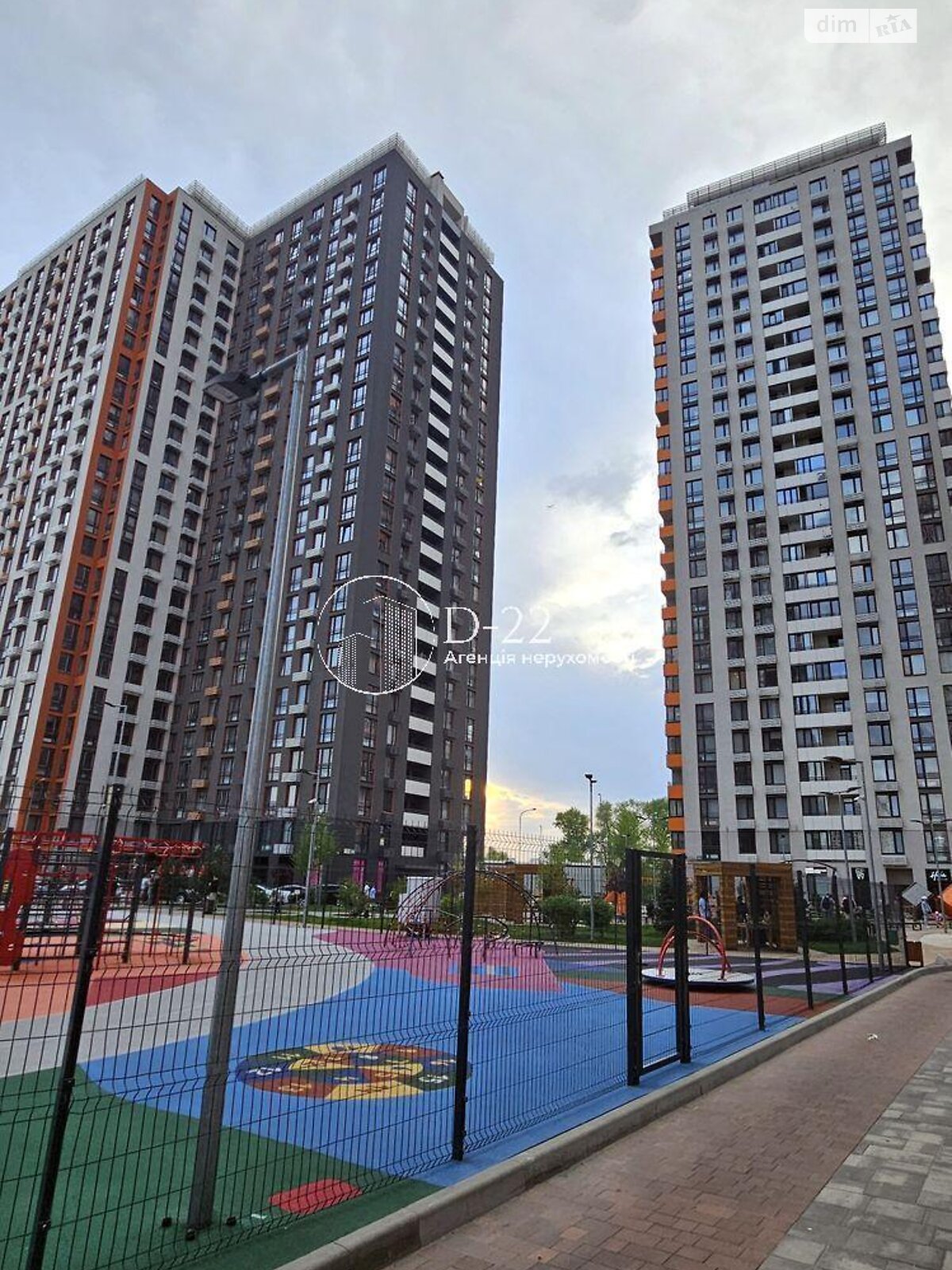 Продажа трехкомнатной квартиры в Киеве, на наб. Днепровская 20А, район Дарницкий фото 1 Продажа трехкомнатной квартиры в Киеве, на наб. Днепровская 20А, район Дарницкий фото 1