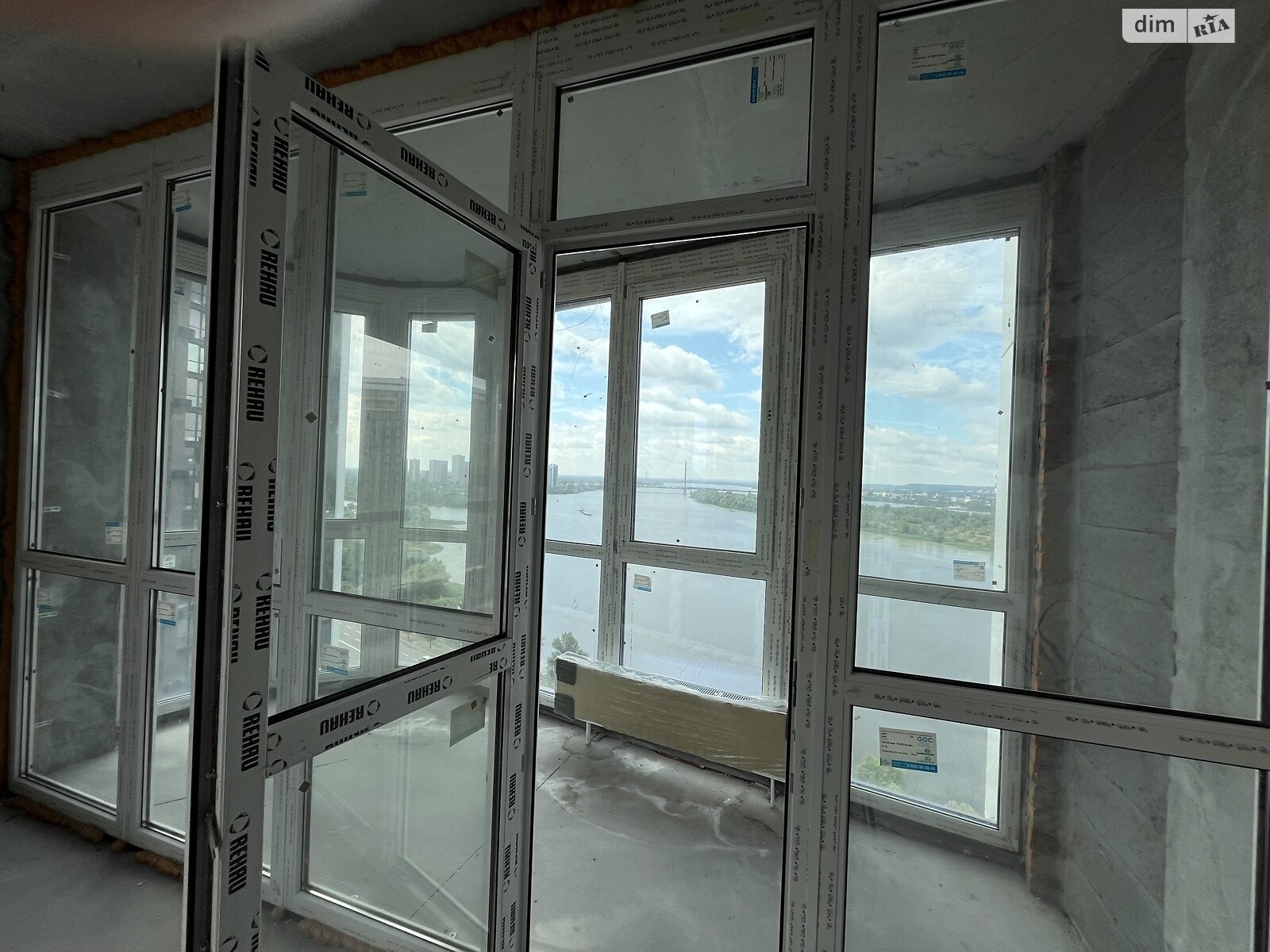 Продаж трикімнатної квартири в Києві, на наб. Дніпровська 15Є, кв. 243, район Дарницький фото 1 Продаж трикімнатної квартири в Києві, на наб. Дніпровська 15Є, кв. 243, район Дарницький фото 1