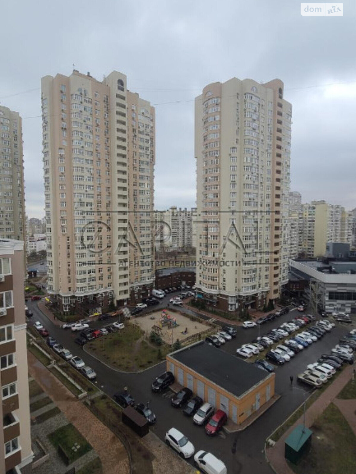 Продажа трехкомнатной квартиры в Киеве, на ул. Драгоманова 38, район Дарницкий фото 1