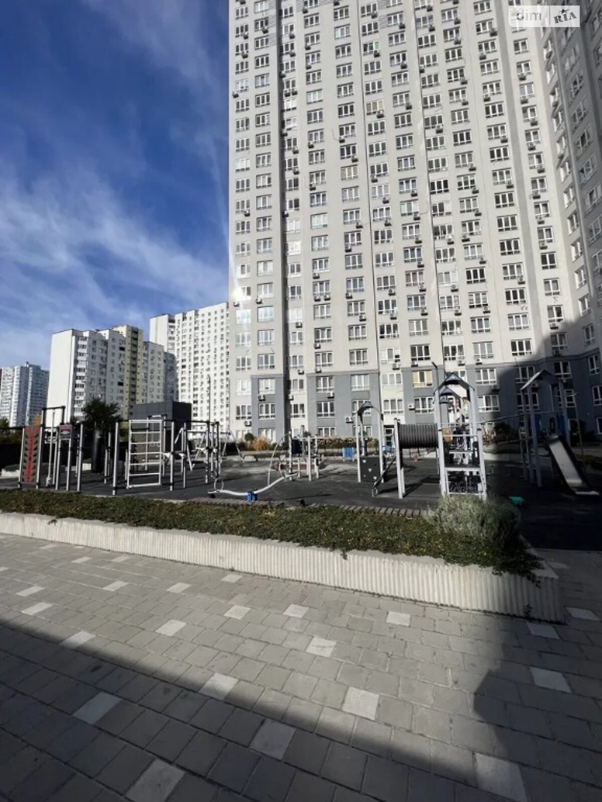 Продажа трехкомнатной квартиры в Киеве, на ул. Драгоманова 10, район Дарницкий фото 1