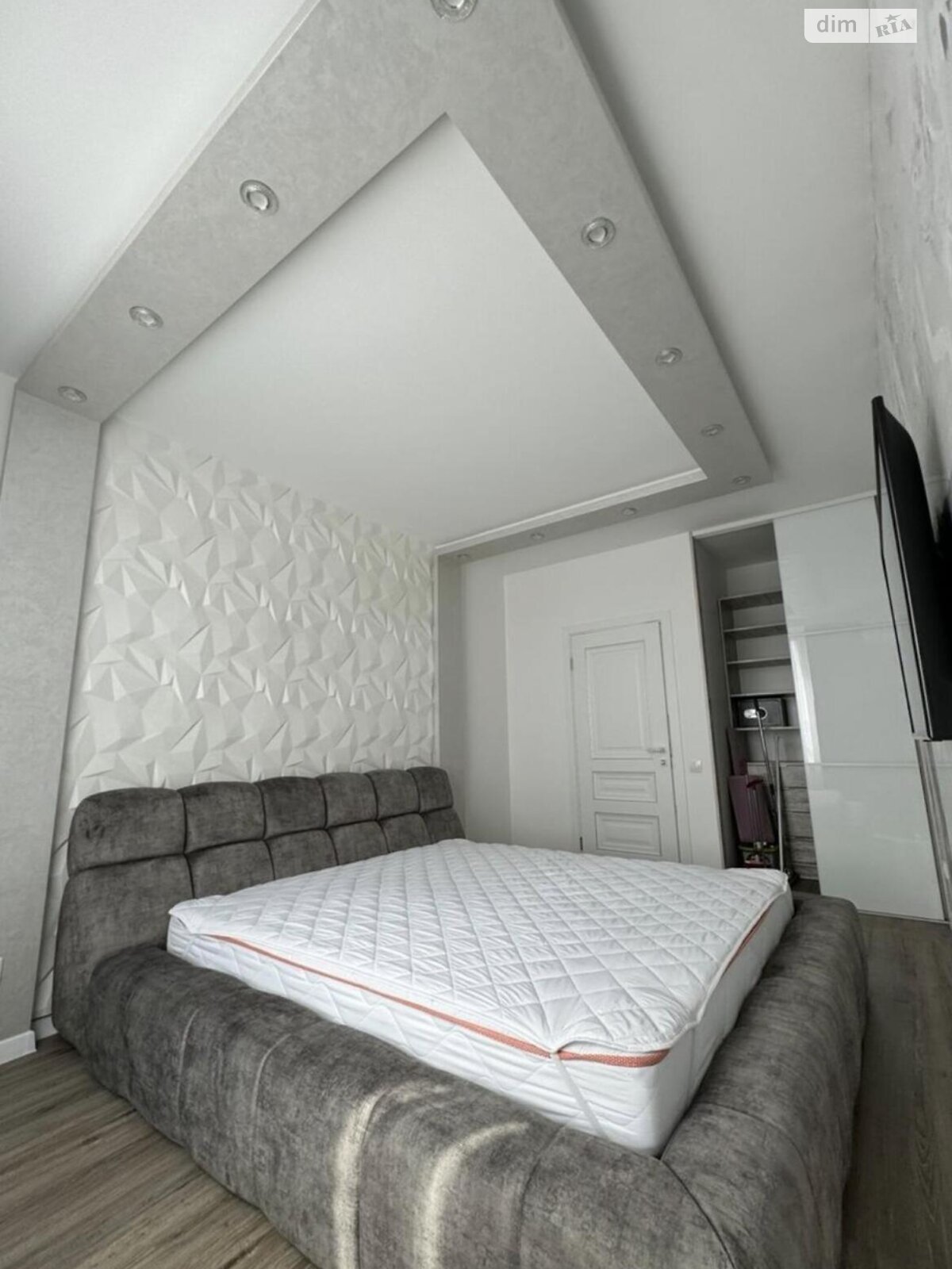 Продажа двухкомнатной квартиры в Киеве, на ул. Драгоманова 10, район Дарницкий фото 1 Продажа двухкомнатной квартиры в Киеве, на ул. Драгоманова 10, район Дарницкий фото 1
