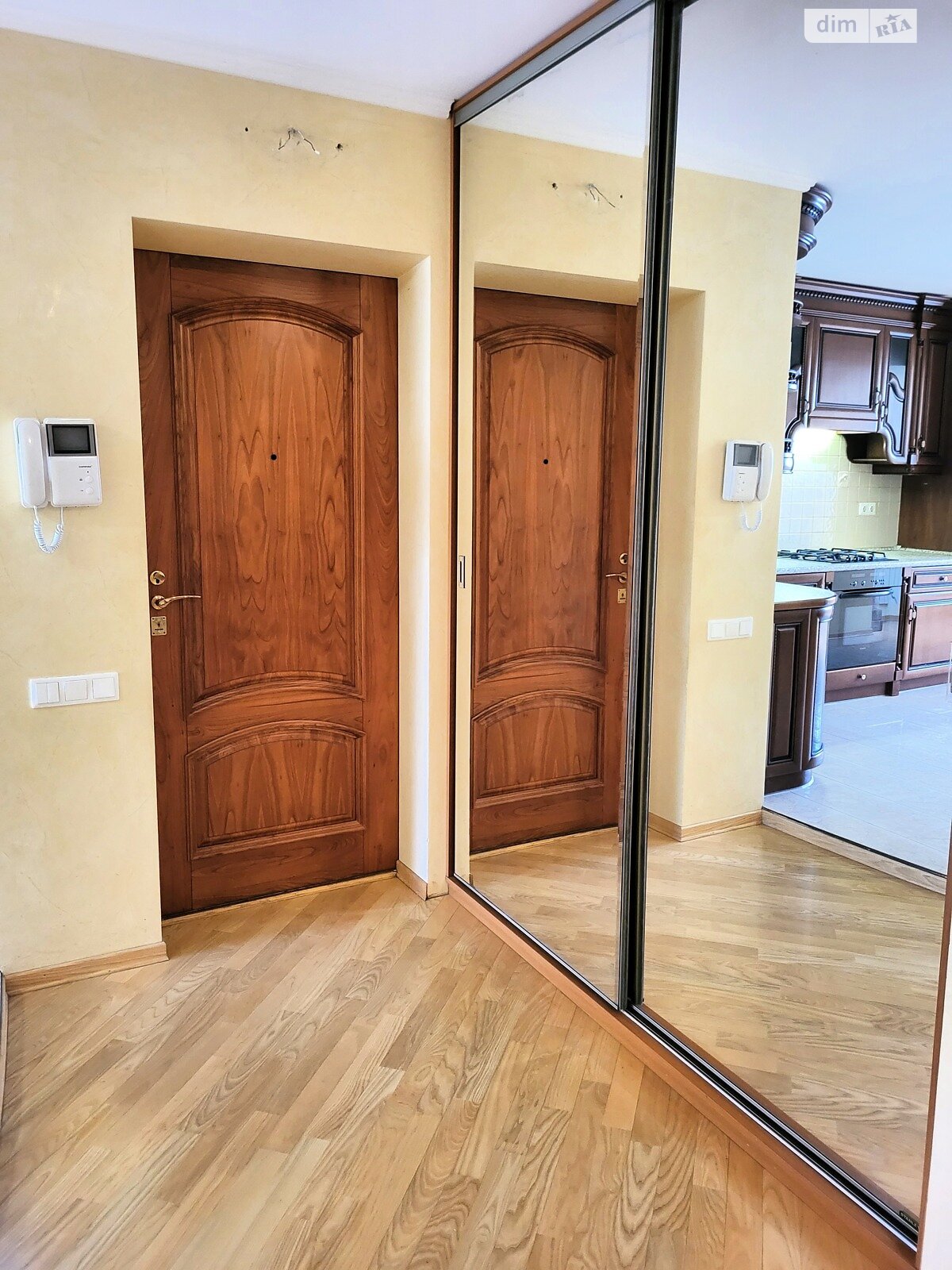 Продажа трехкомнатной квартиры в Киеве, на ул. Драгоманова 17, район Дарницкий фото 1 Продажа трехкомнатной квартиры в Киеве, на ул. Драгоманова 17, район Дарницкий фото 1