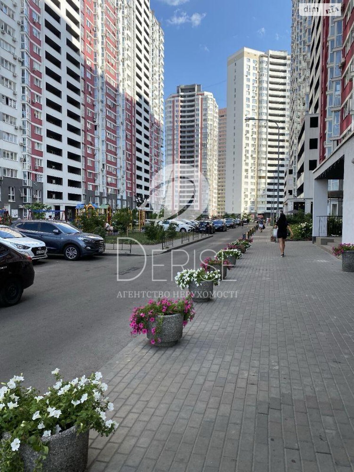 Продаж двокімнатної квартири в Києві, на вул. Драгоманова 2А, район Дарницький фото 1