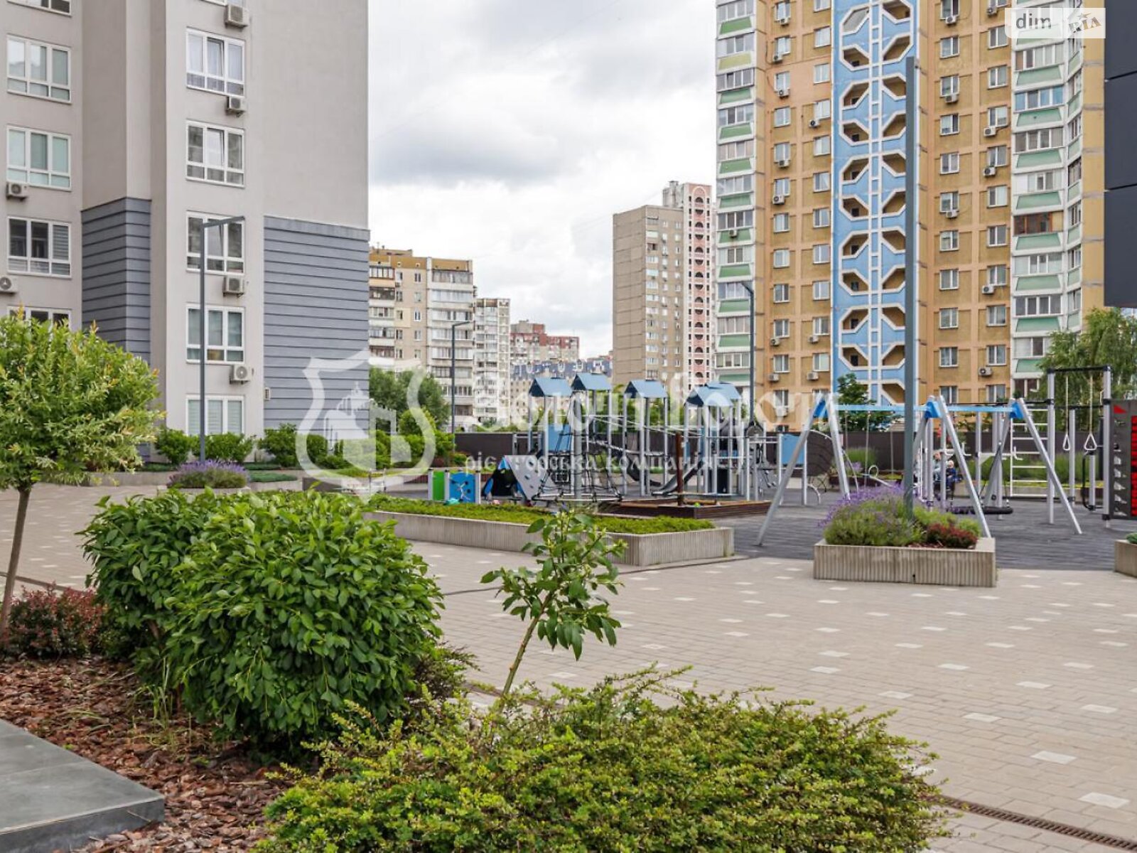 Продаж однокімнатної квартири в Києві, на вул. Драгоманова 10, район Дарницький фото 1 Продаж однокімнатної квартири в Києві, на вул. Драгоманова 10, район Дарницький фото 1