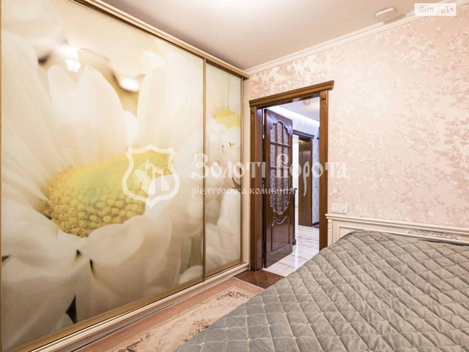 Продажа трехкомнатной квартиры в Киеве, на ул. Драгоманова 5, район Дарницкий фото 1