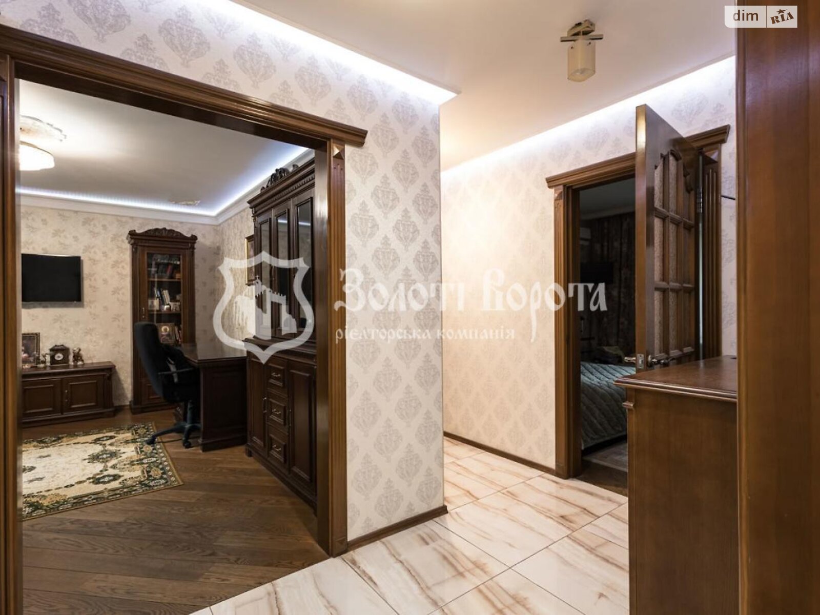 Продажа трехкомнатной квартиры в Киеве, на ул. Драгоманова 5, район Дарницкий фото 1