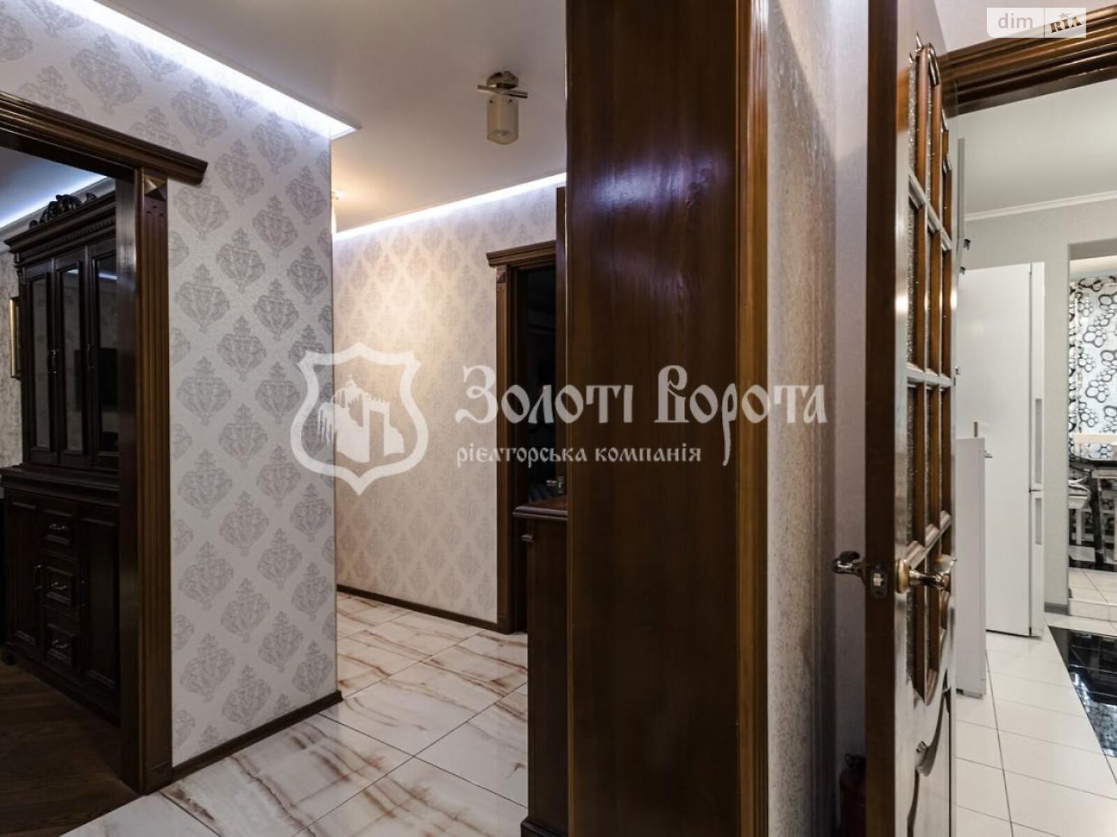 Продажа трехкомнатной квартиры в Киеве, на ул. Драгоманова 5, район Дарницкий фото 1