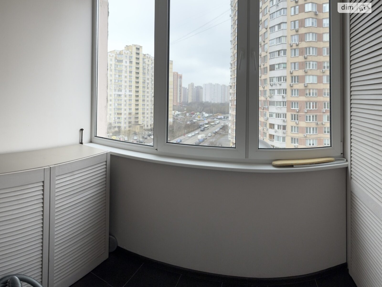 Продаж трикімнатної квартири в Києві, на вул. Олени Пчілки 4, район Дарницький фото 1