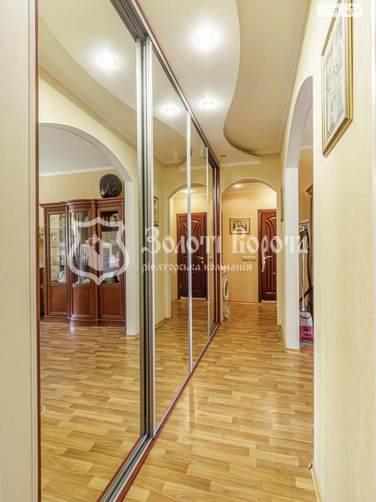Продажа трехкомнатной квартиры в Киеве, на шоссе Харьковское 174Б, район Дарницкий фото 1 Продажа трехкомнатной квартиры в Киеве, на шоссе Харьковское 174Б, район Дарницкий фото 1