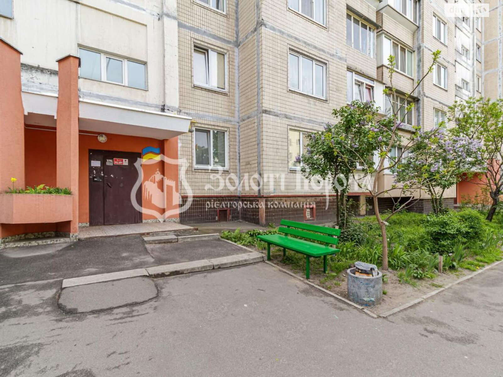 Продажа трехкомнатной квартиры в Киеве, на шоссе Харьковское 174Б, район Дарницкий фото 1 Продажа трехкомнатной квартиры в Киеве, на шоссе Харьковское 174Б, район Дарницкий фото 1