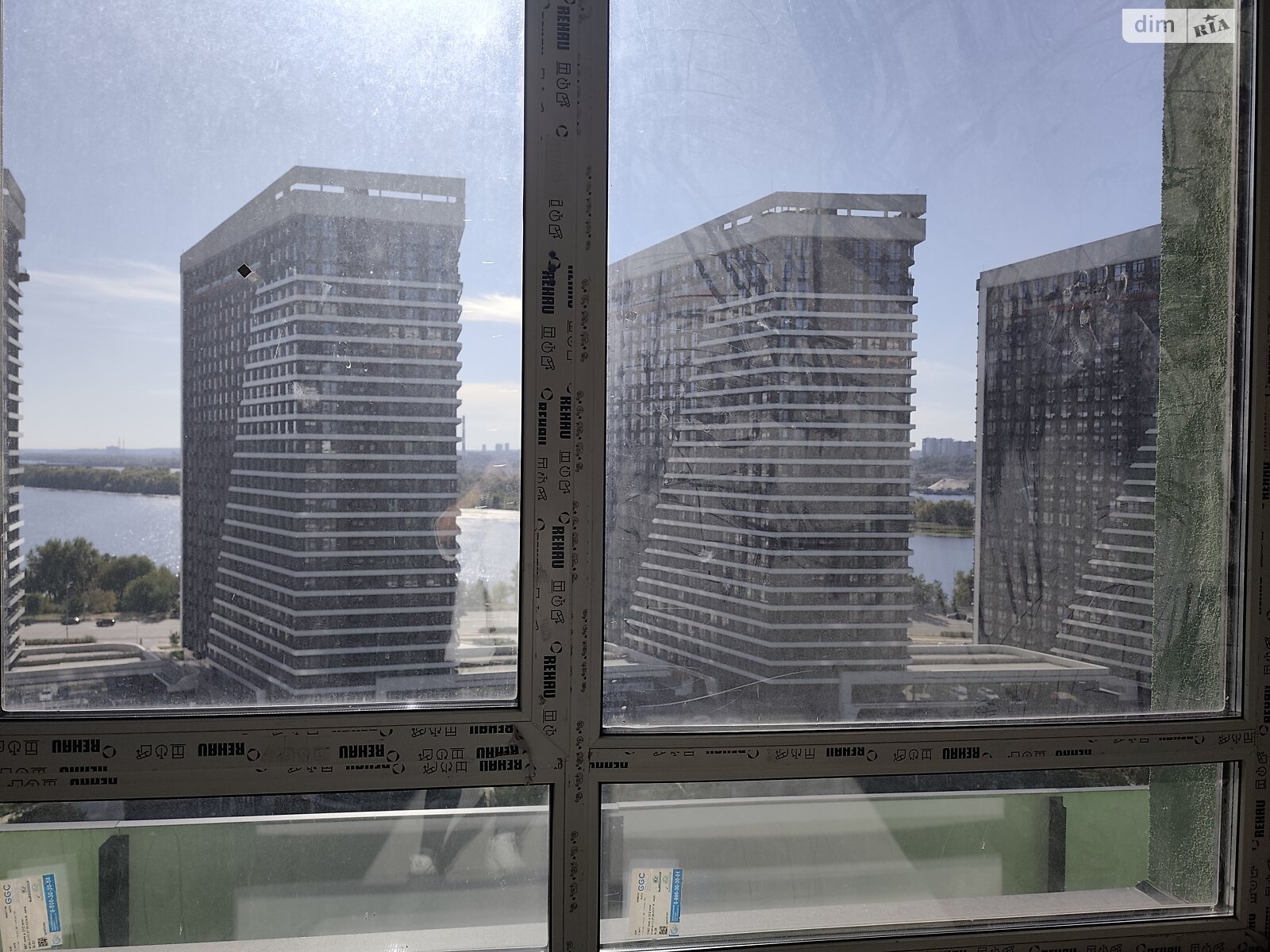 Продажа трехкомнатной квартиры в Киеве, на ул. Причальная 10, район Дарницкий фото 1 Продажа трехкомнатной квартиры в Киеве, на ул. Причальная 10, район Дарницкий фото 1