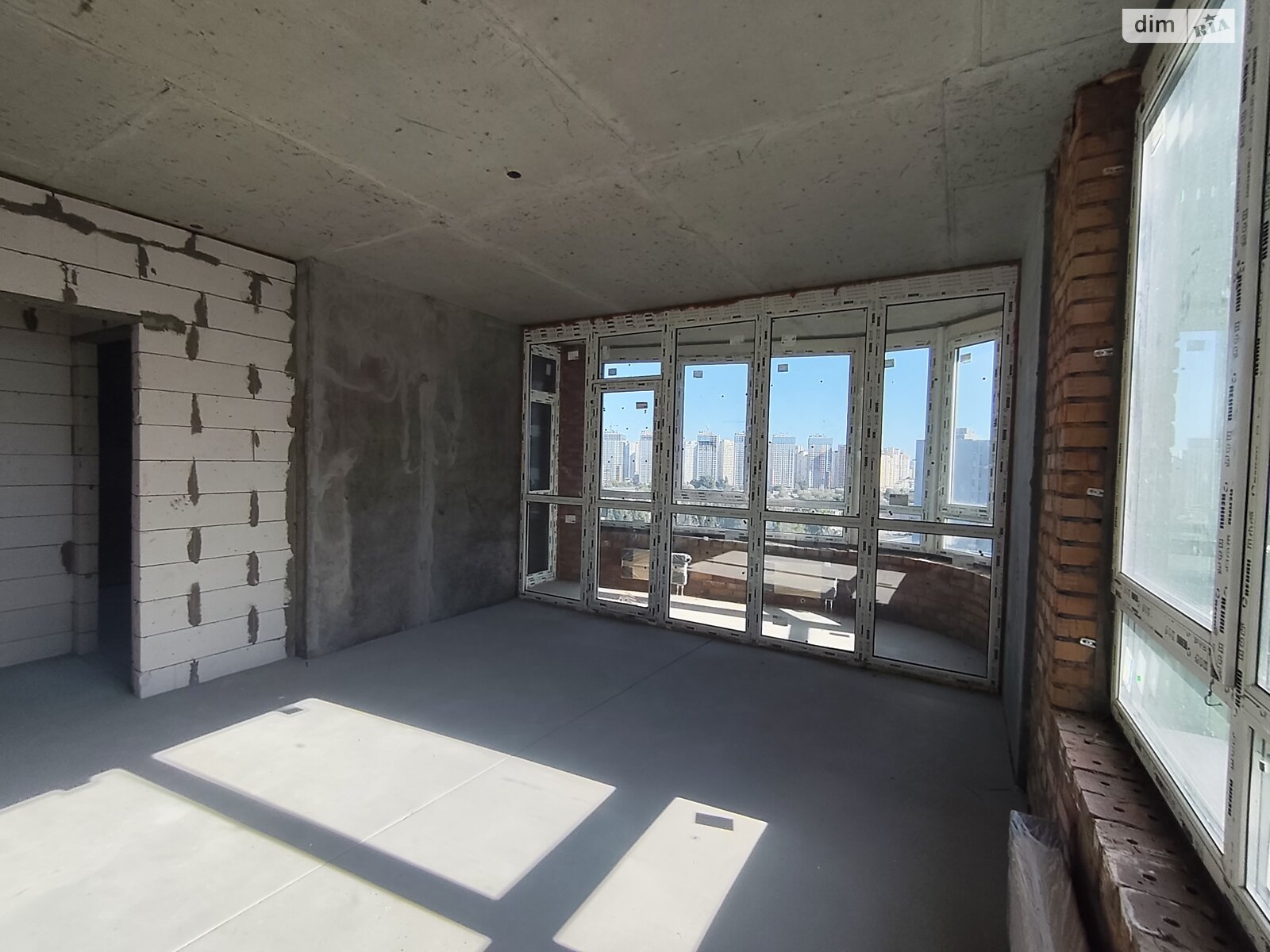 Продажа трехкомнатной квартиры в Киеве, на ул. Причальная 10, район Дарницкий фото 1 Продажа трехкомнатной квартиры в Киеве, на ул. Причальная 10, район Дарницкий фото 1