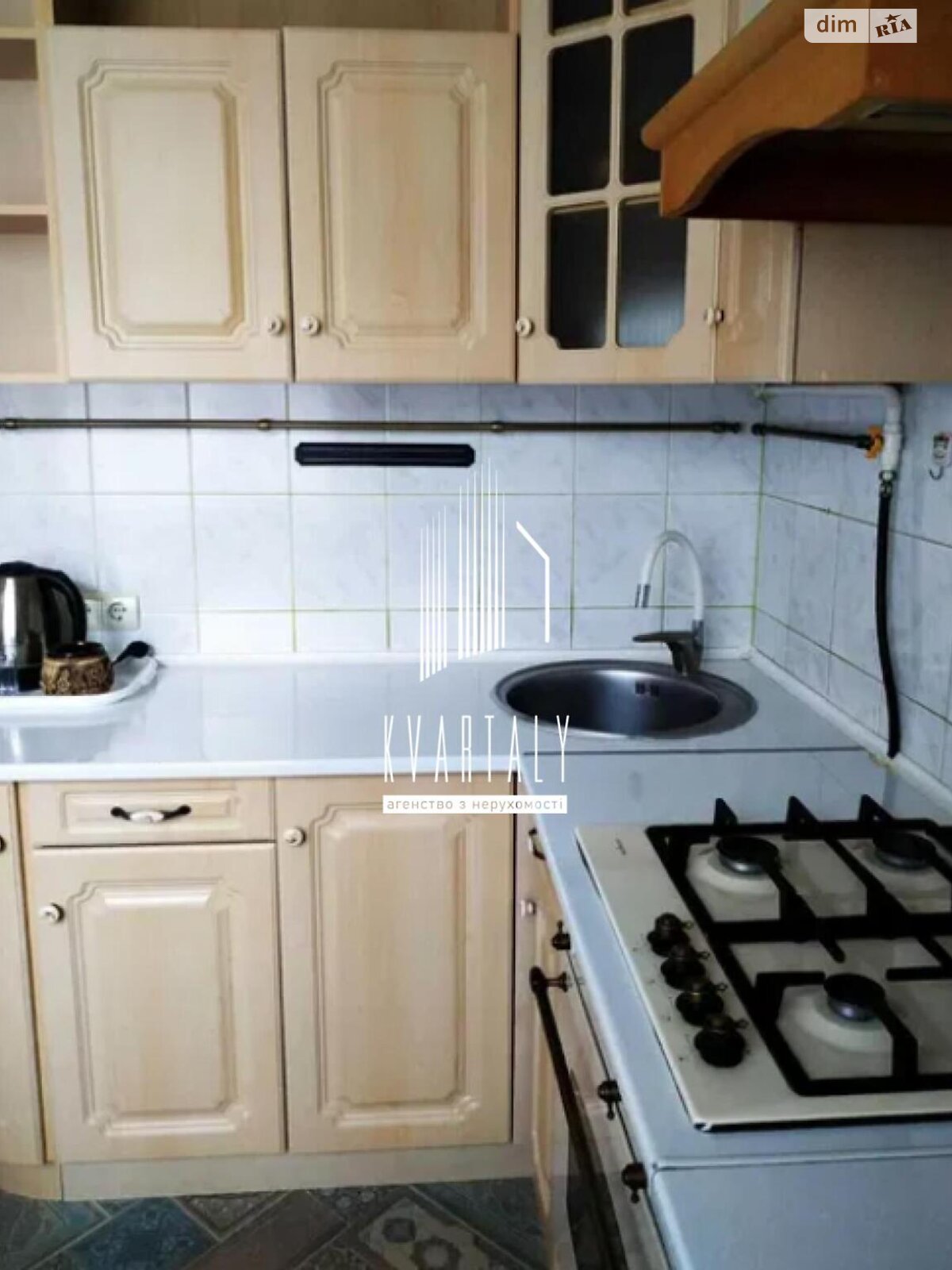 Продаж трикімнатної квартири в Києві, на пл. Севастопольська 13, район Дарницький фото 1 Продаж трикімнатної квартири в Києві, на пл. Севастопольська 13, район Дарницький фото 1