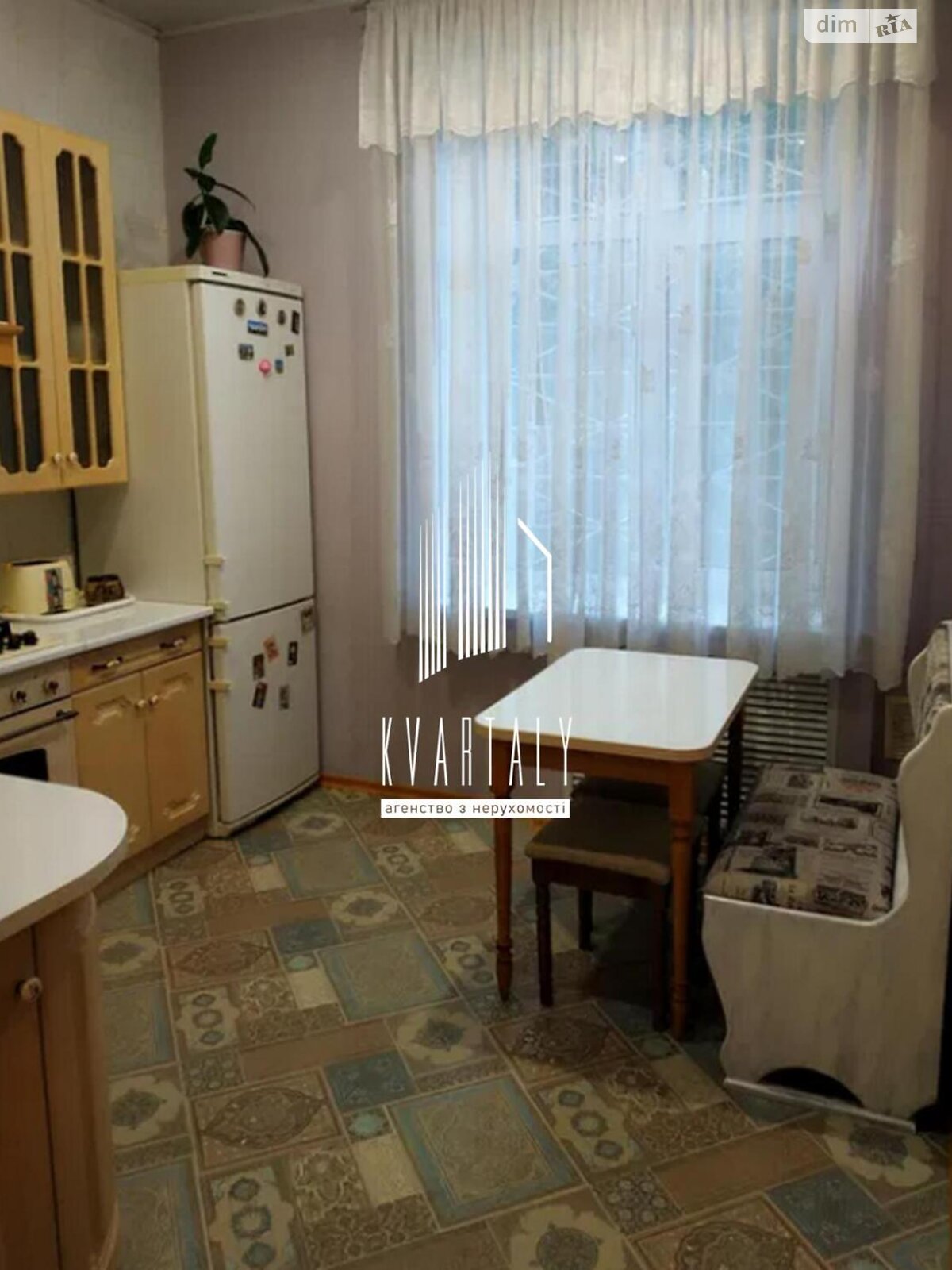 Продаж трикімнатної квартири в Києві, на пл. Севастопольська 13, район Дарницький фото 1 Продаж трикімнатної квартири в Києві, на пл. Севастопольська 13, район Дарницький фото 1